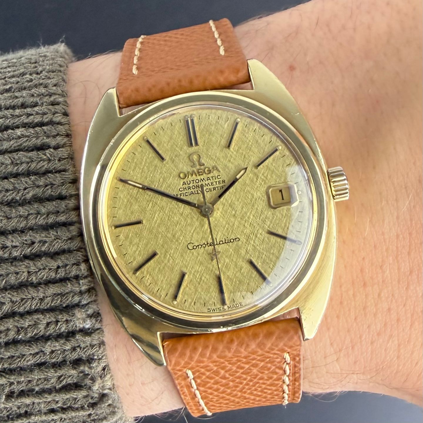 Omega Constellation 168.017 (1971) - Gold dial 35 mm Gold/Steel case (2/8)
