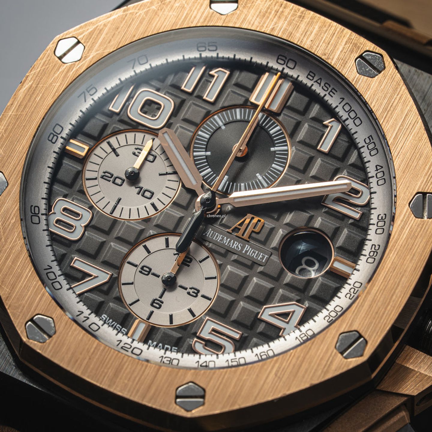 Audemars Piguet Royal Oak Offshore Chronograph 26405NR.OO.A002CA.01 (2021) - Green dial 44 mm Ceramic case (2/8)