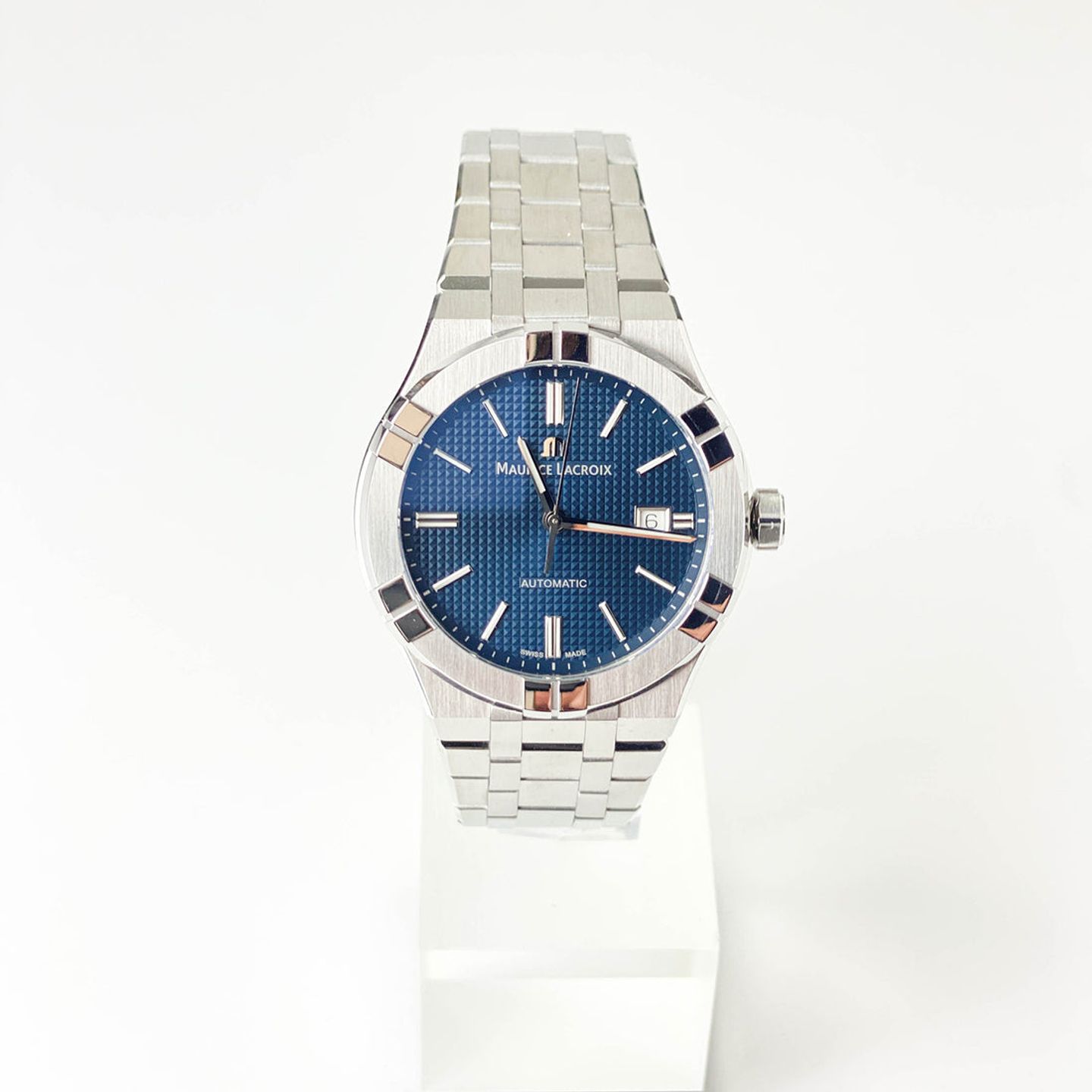 Maurice Lacroix Aikon AI6008-SS002-430-2 (2023) - Blauw wijzerplaat 42mm Staal (1/5)