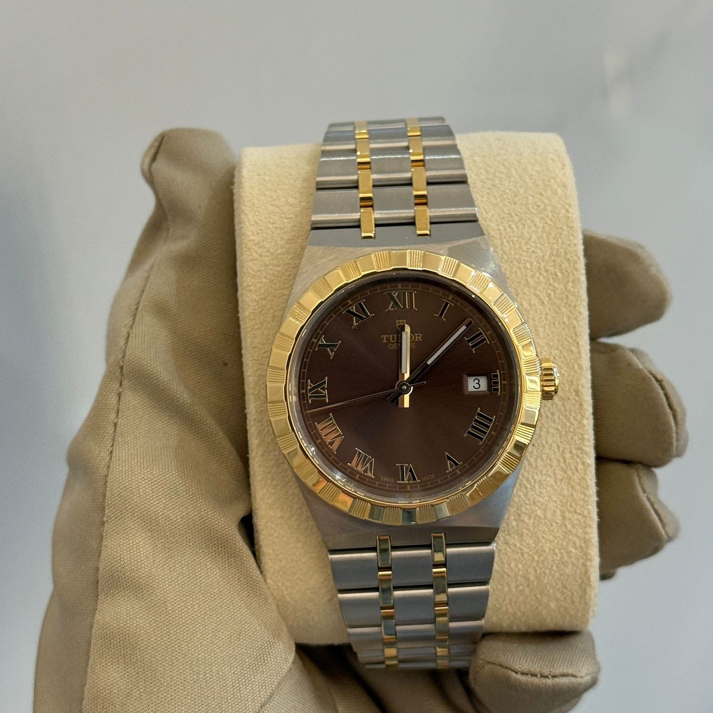 Tudor Royal 28503 (2025) - Bruin wijzerplaat 38mm Staal (7/8)