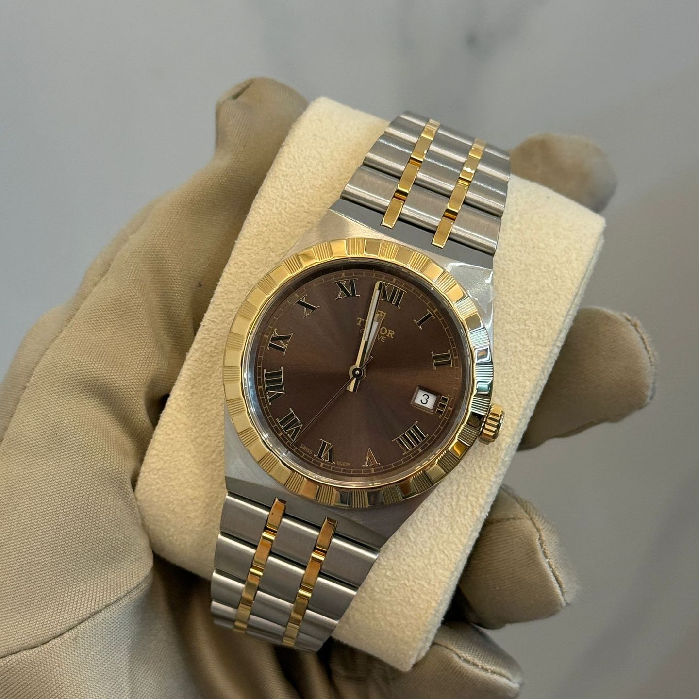 Tudor Royal 28503 (2025) - Bruin wijzerplaat 38mm Staal (5/8)