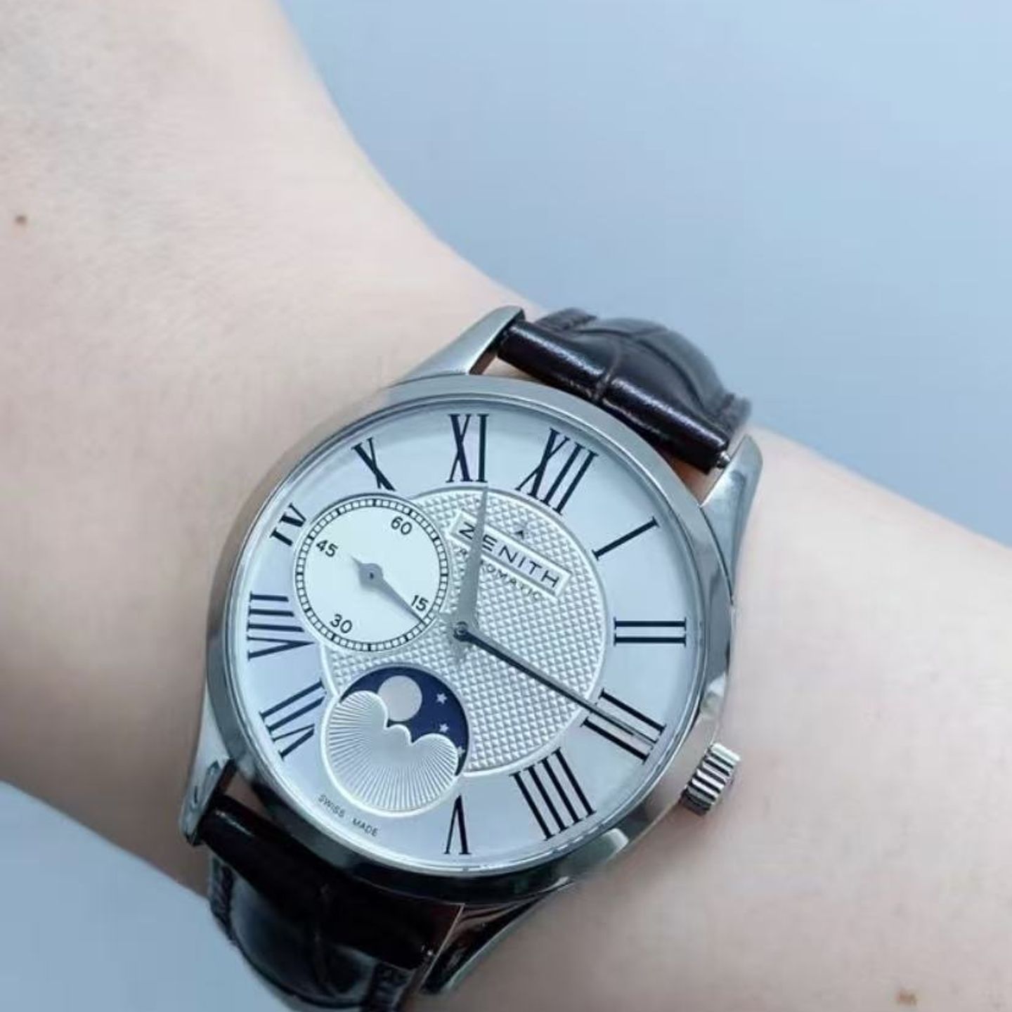 Zenith Elite Ultra Thin 03.2310.692/02.C706 (2025) - Silver dial 33 mm Steel case (2/5)