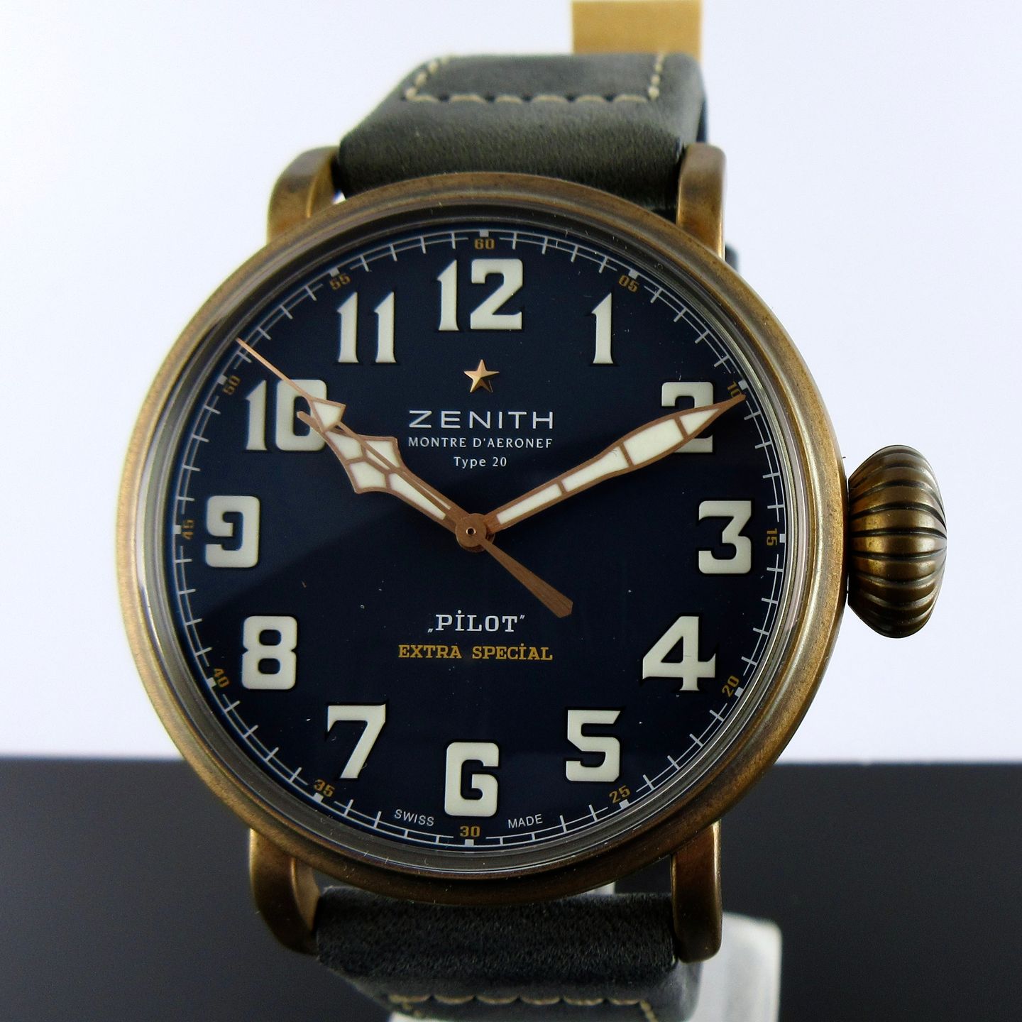 Zenith Pilot Type 20 Extra Special 29.1940.679/57.C808 (2025) - Zwart wijzerplaat 40mm Brons (1/8)