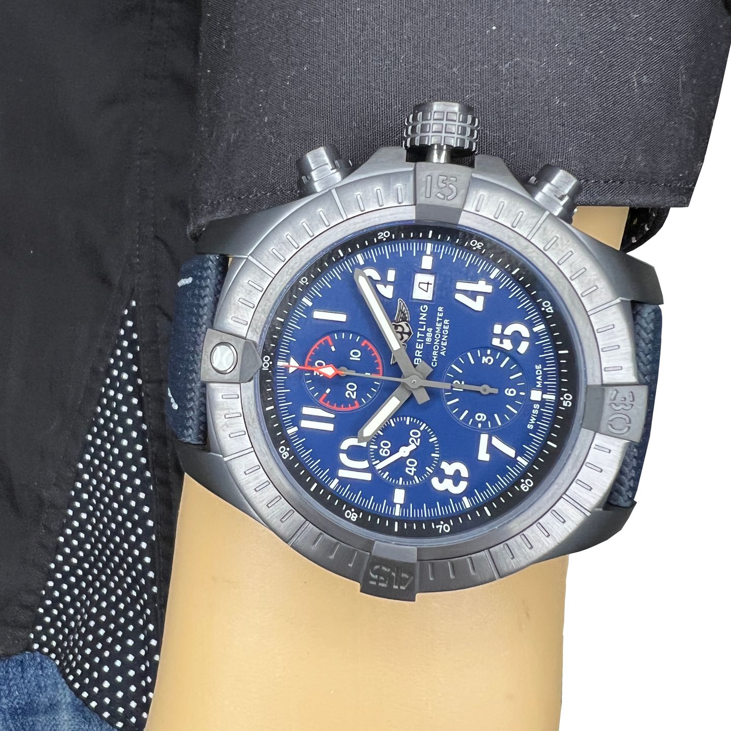 Breitling Avenger V13375101C1X1 (2024) - Blue dial 48 mm Titanium case (8/8)