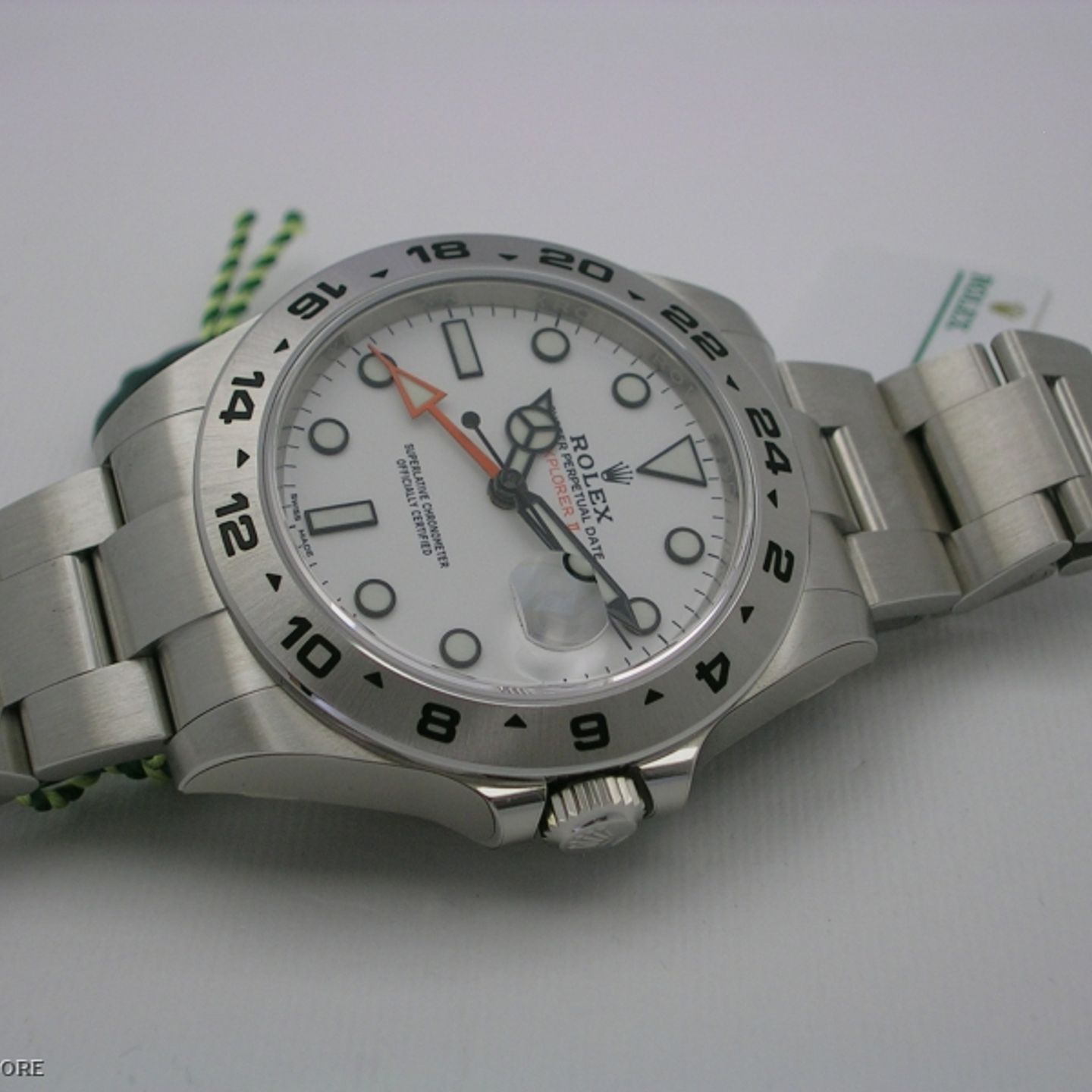 Rolex Explorer II 216570 (2020) - White dial 42 mm Steel case (2/4)