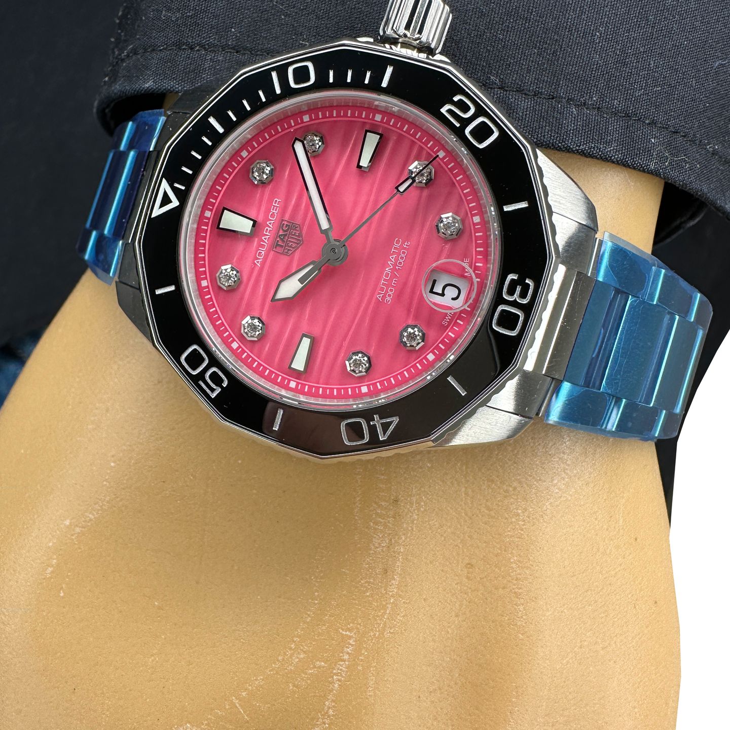 TAG Heuer Aquaracer Lady WBP231J.BA0618 (2024) - Roze wijzerplaat 36mm Staal (2/8)