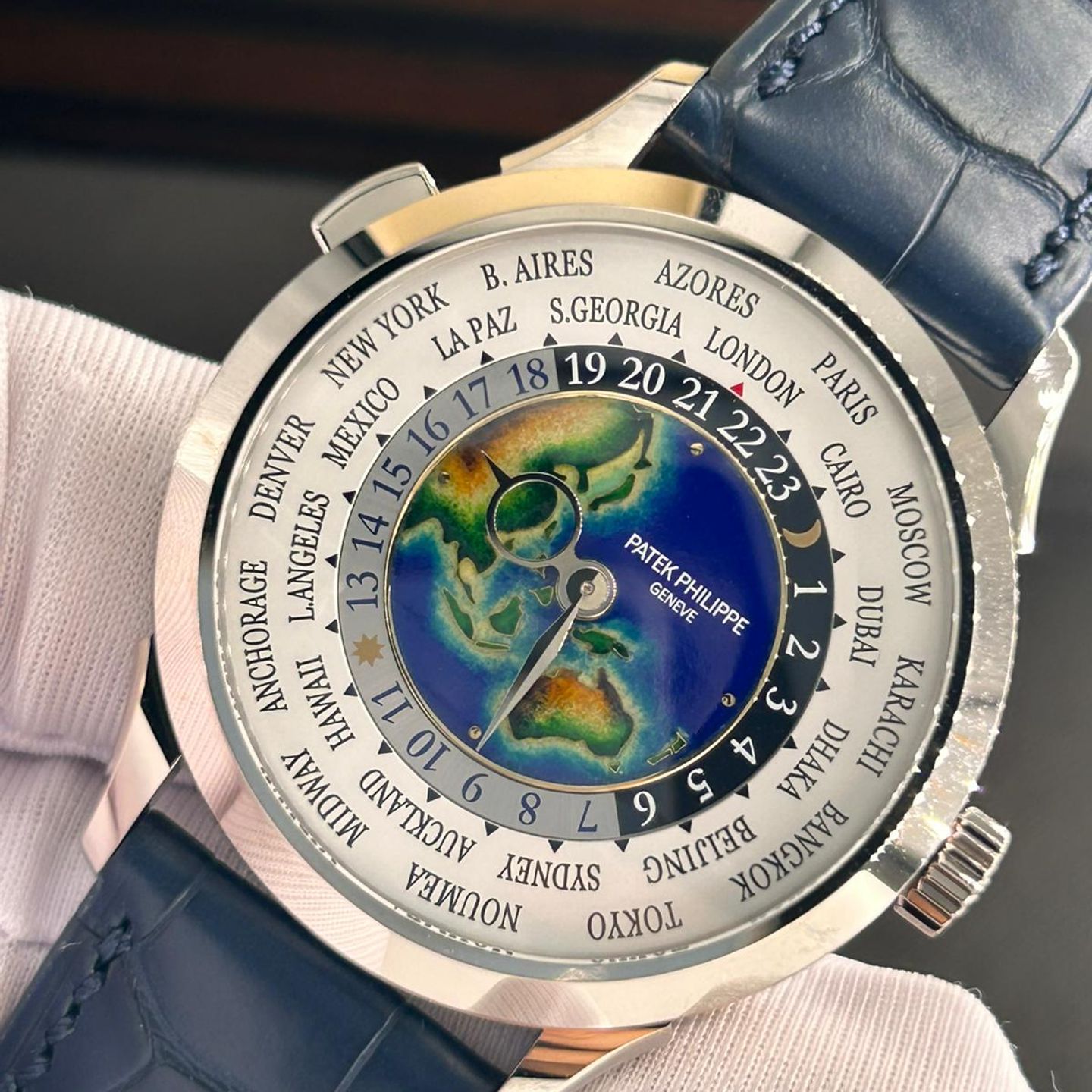 Patek Philippe Complications 5231G-001 (2025) - Multi-colour dial 39 mm White Gold case (6/8)