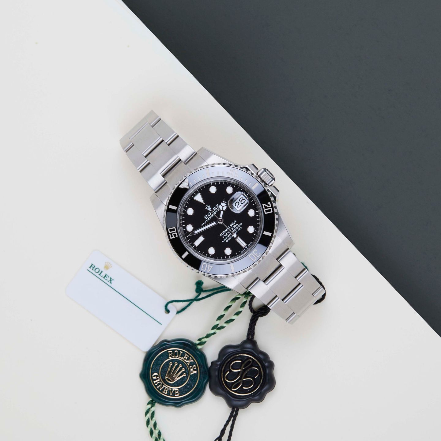 Rolex Submariner Date 126610LN (2026) - Black dial 41 mm Steel case (2/8)
