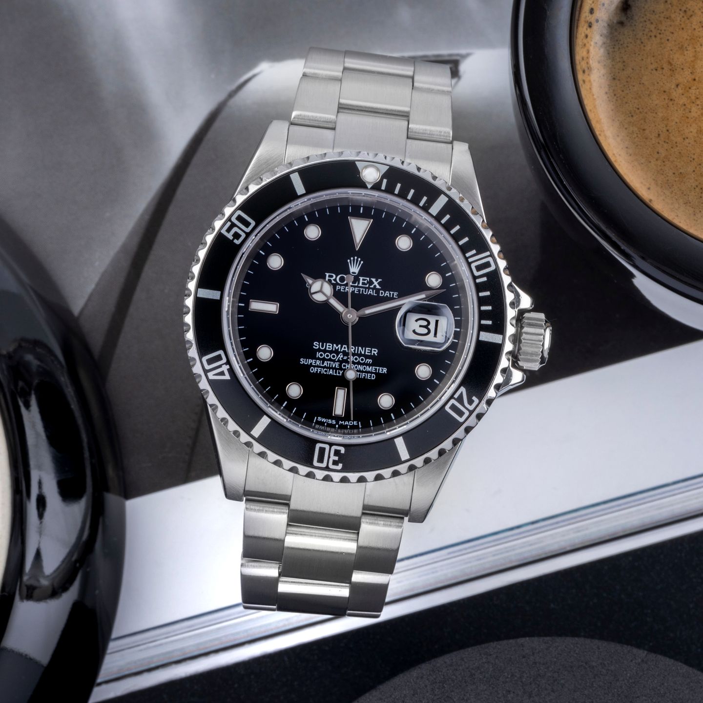 Rolex Submariner Date 16610T (Unknown (random serial)) - Black dial 40 mm Steel case (1/8)