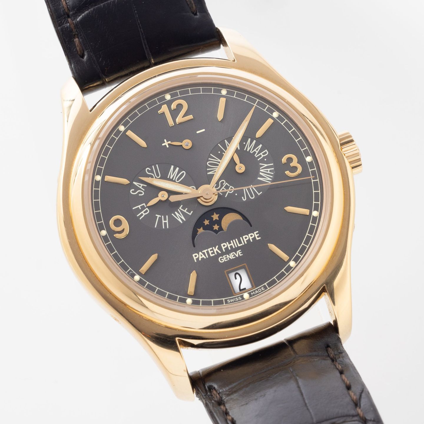 Patek Philippe Annual Calendar 5146J (2000) - Grey dial 39 mm Yellow Gold case (3/8)