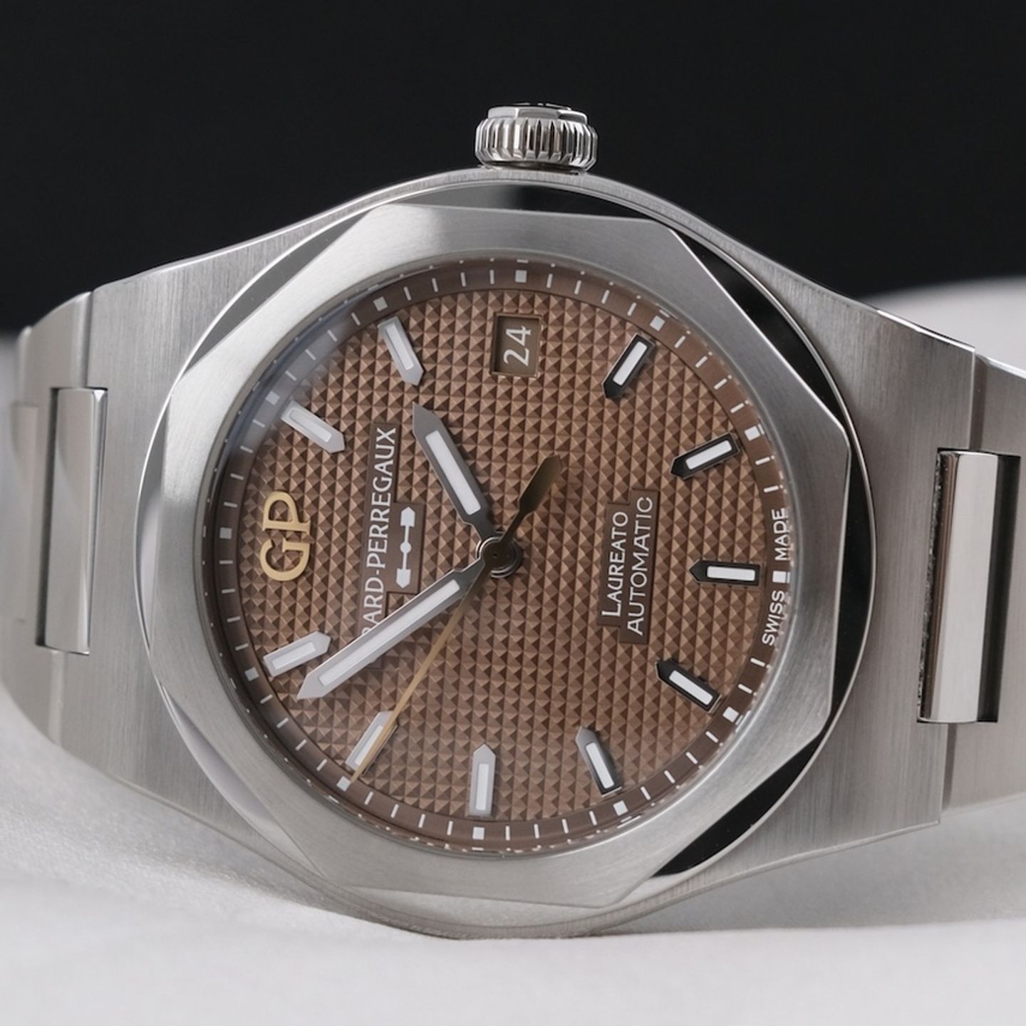 Girard-Perregaux Laureato 81005-11-3154-1CM - (3/8)
