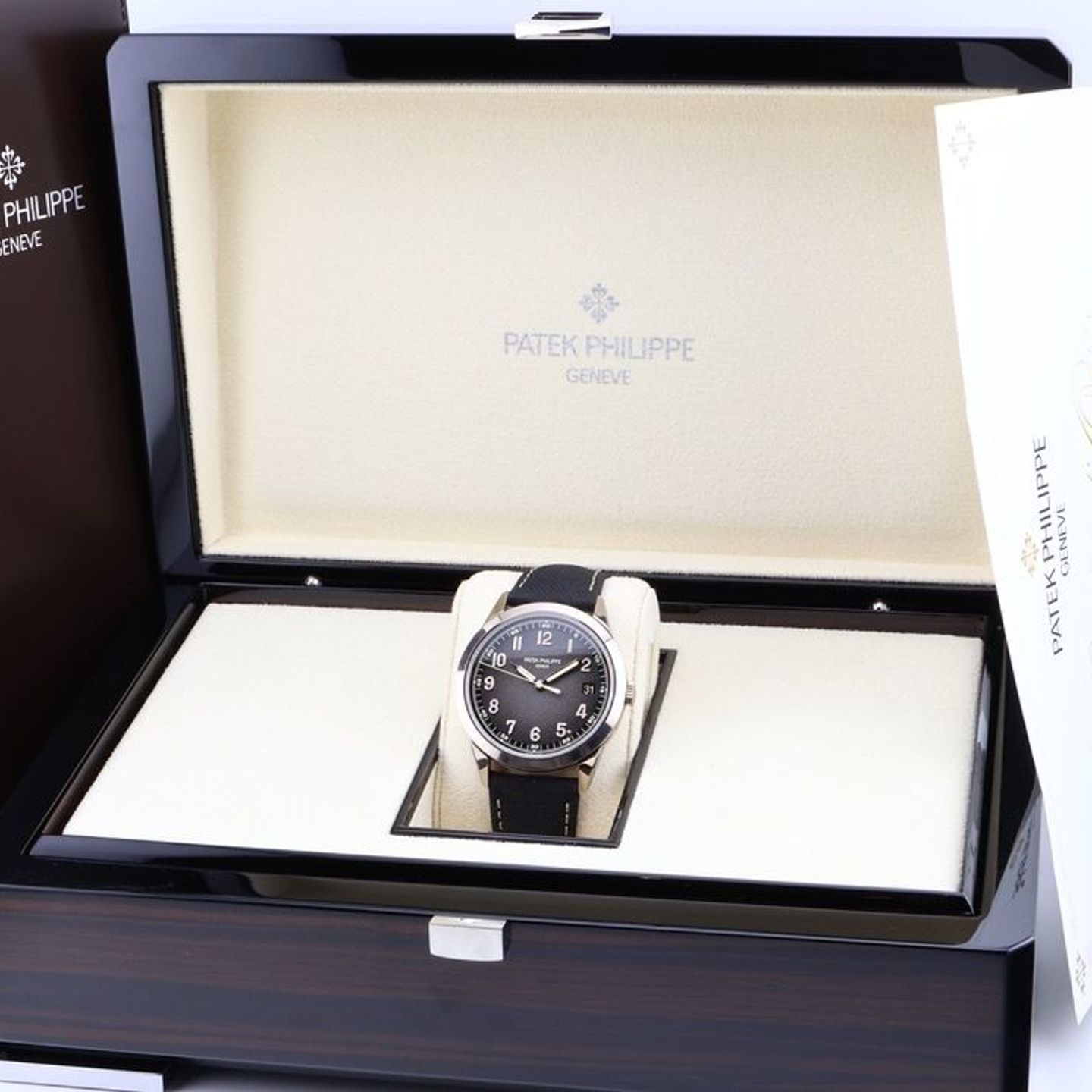 Patek Philippe Calatrava 5226G-001 - (2/2)