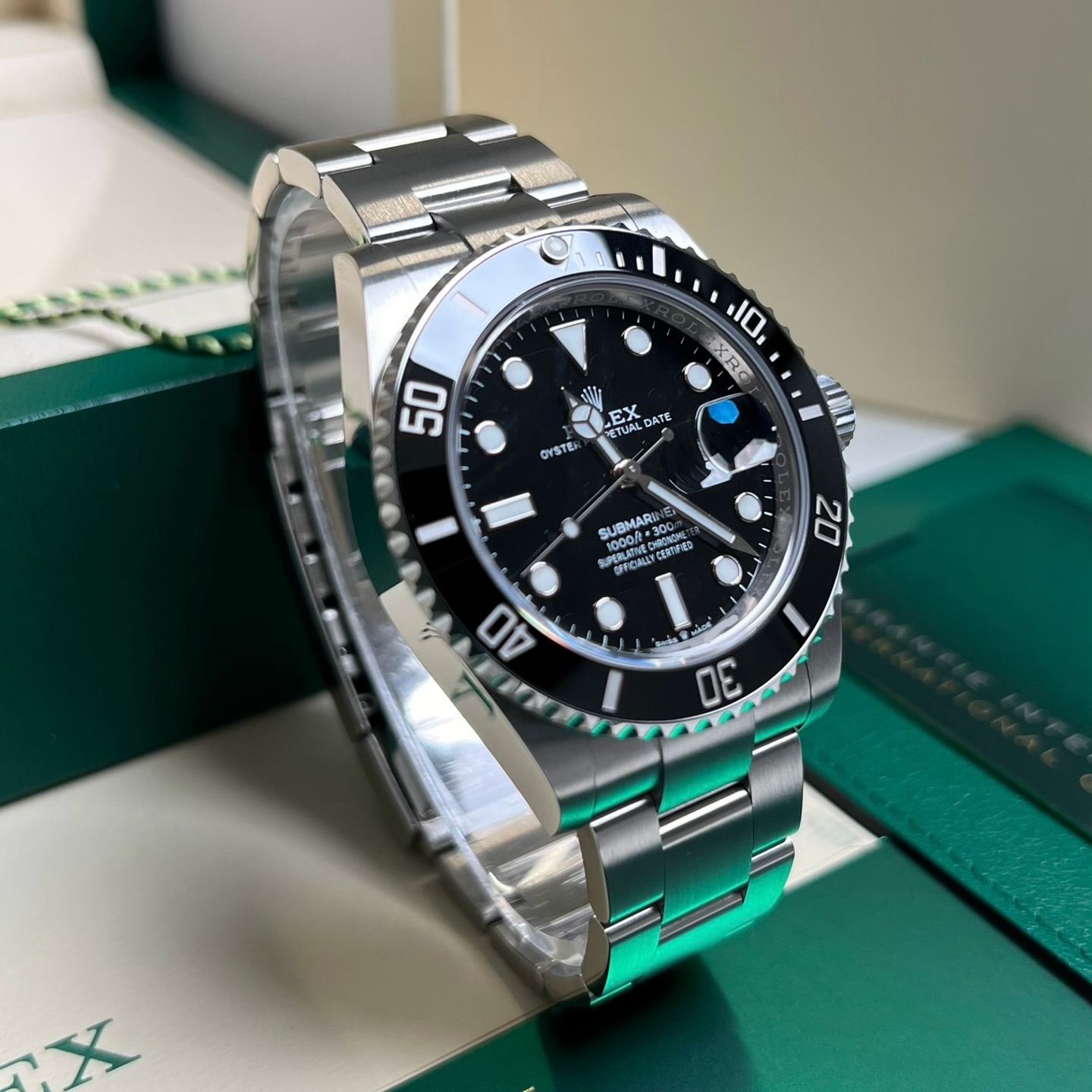 Rolex Submariner Date 126610LN (2024) - Zwart wijzerplaat 40mm Staal (2/5)