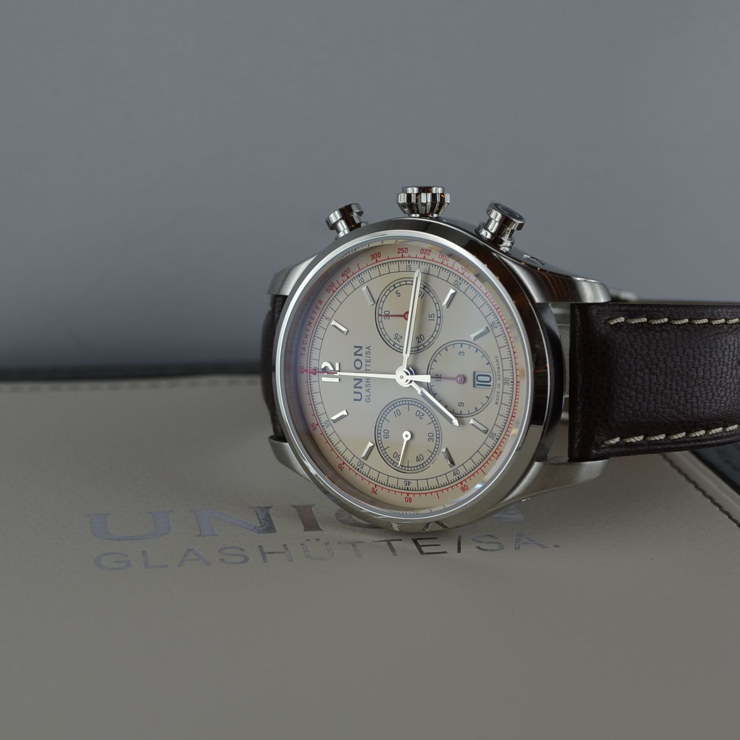 Unknown Unknown D009.427.16.267.00 (Unknown (random serial)) - Silver dial 44 mm Steel case (2/4)