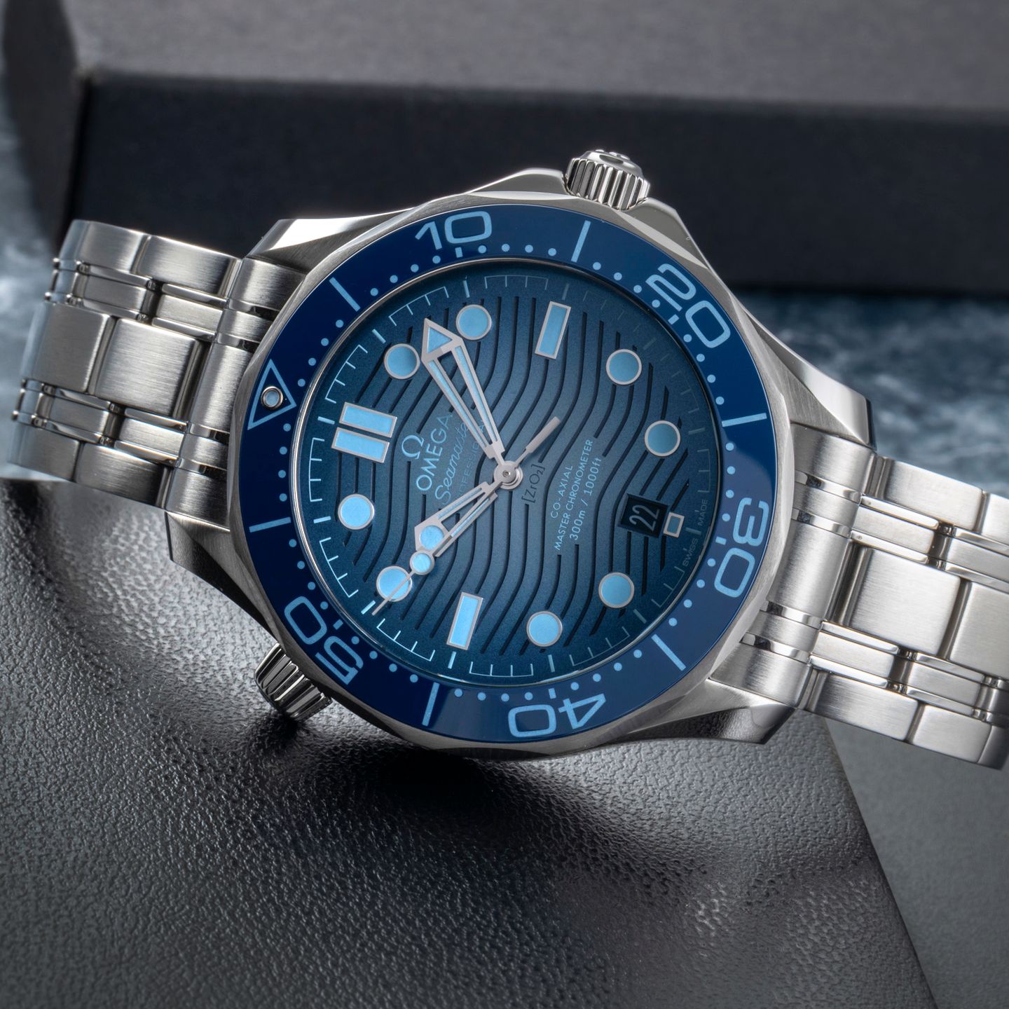Omega Seamaster Diver 300 M 210.30.42.20.03.003 - (2/8)