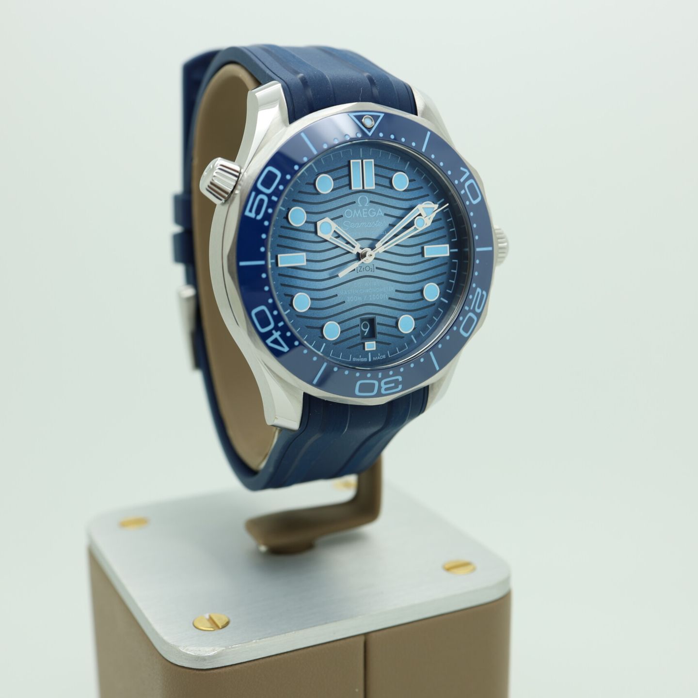 Omega Seamaster Diver 300 M 210.32.42.20.03.002 (2024) - Blue dial 42 mm Steel case (2/8)