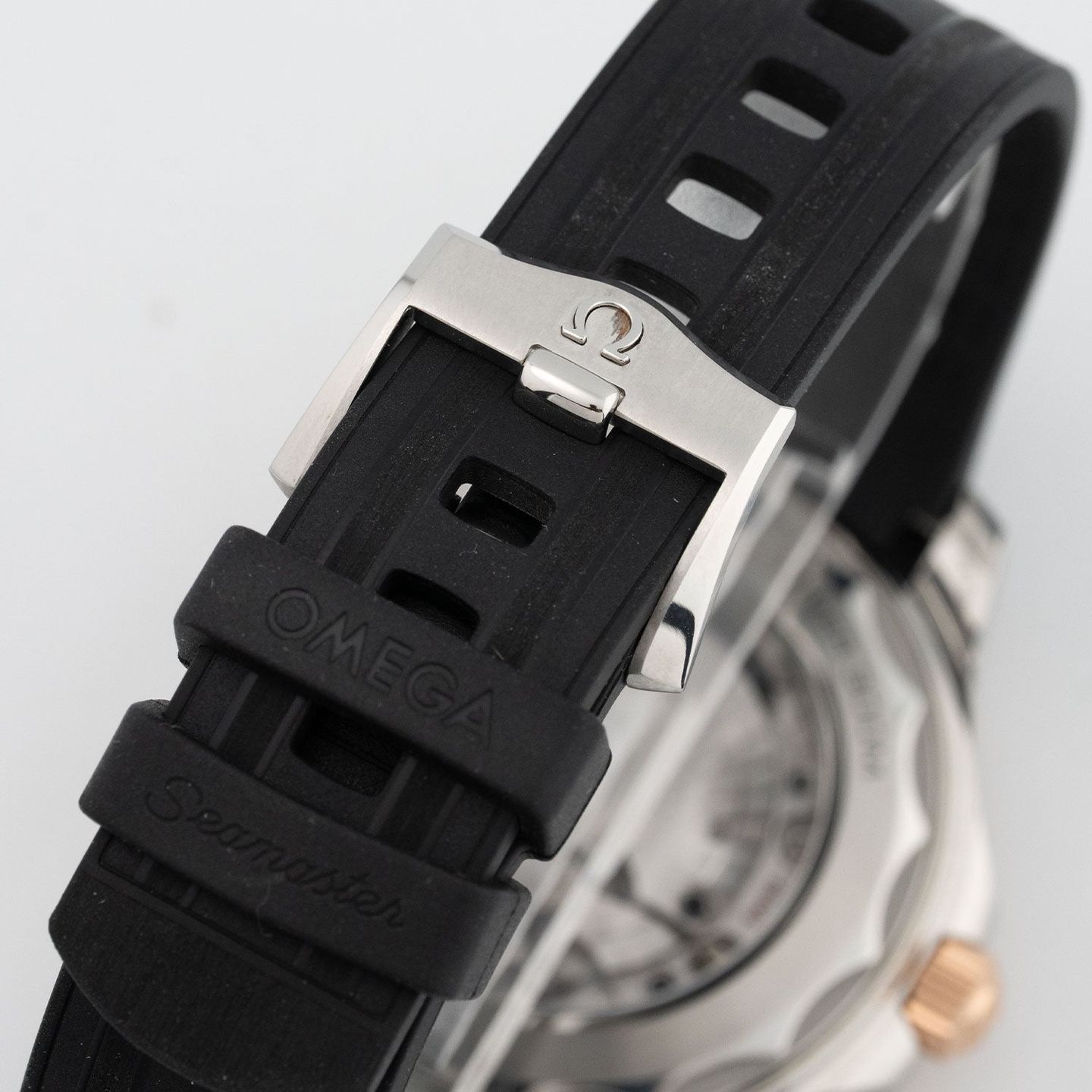 Omega Seamaster Diver 300 M 210.22.42.20.01.002 (2025) - Zwart wijzerplaat 42mm Staal (3/6)