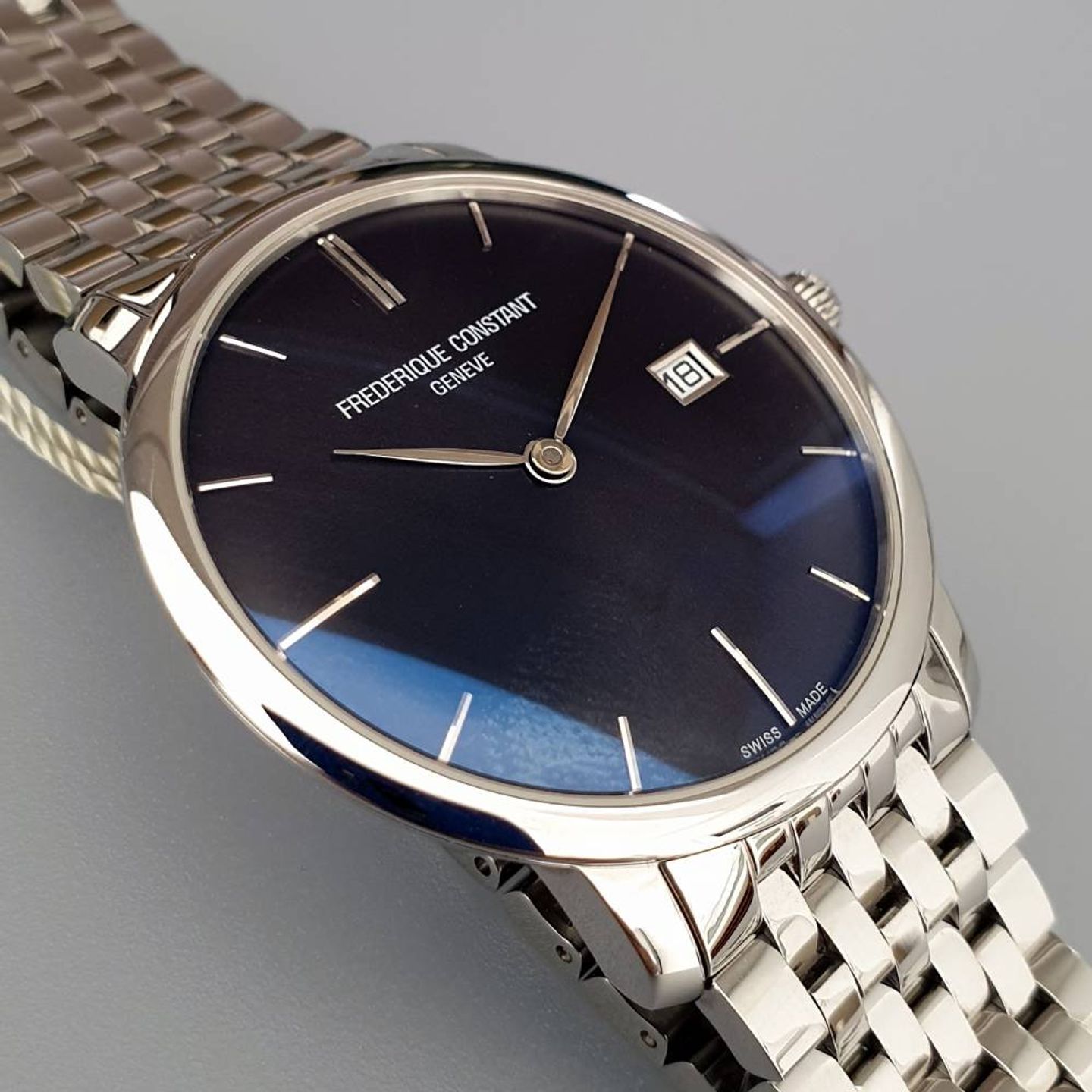 Frederique Constant Slimline Automatic FC-306G4S6B (2025) - Black dial 40 mm Steel case (5/8)
