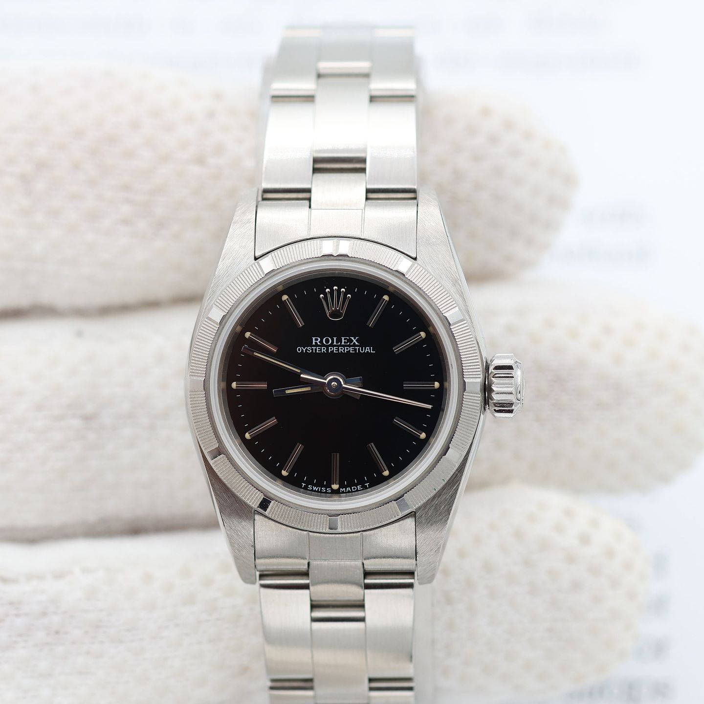 Rolex Oyster Perpetual 26 67230 (Unknown (random serial)) - Black dial 26 mm Steel case (2/8)