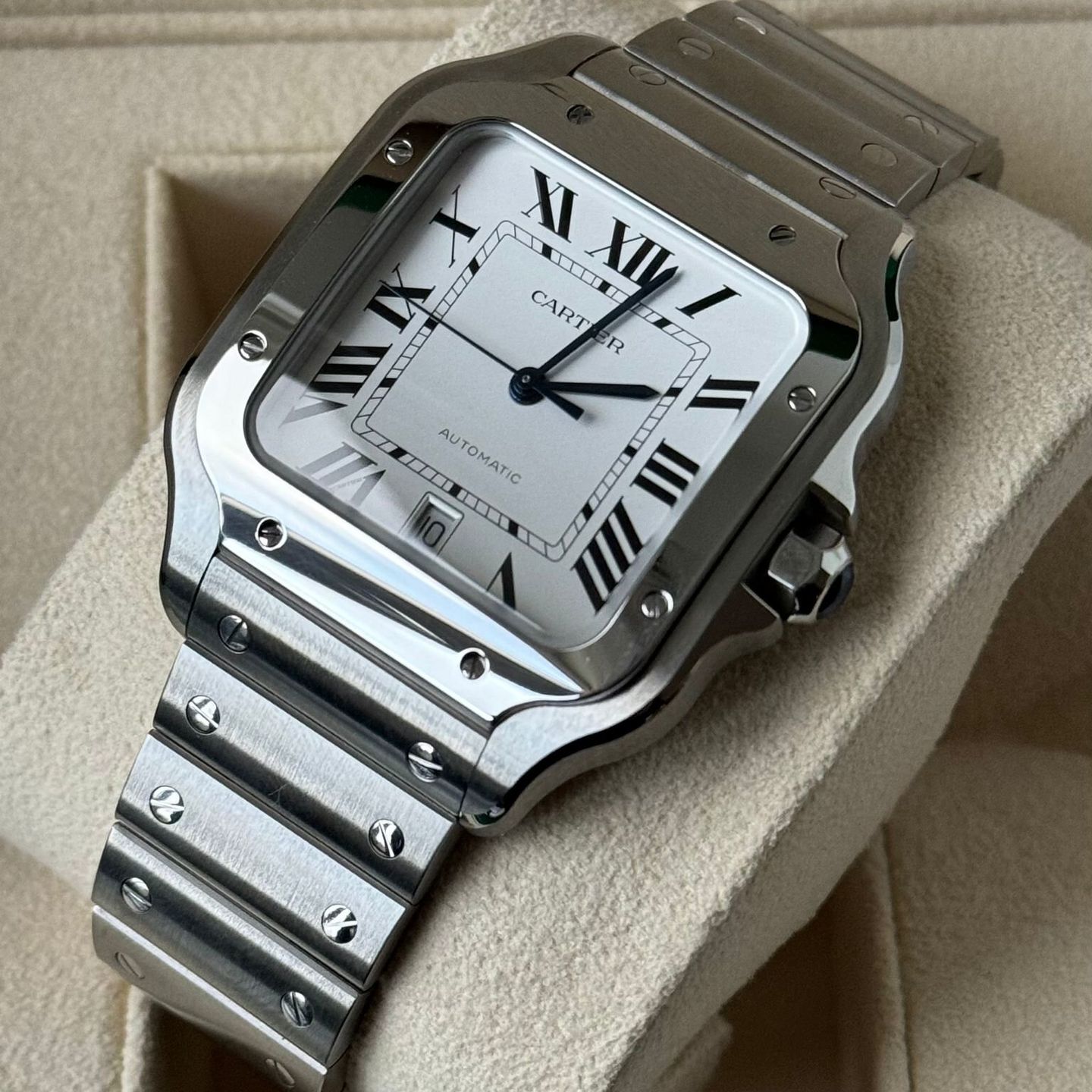 Cartier Santos WSSA0018 (2023) - Silver dial 40 mm Steel case (3/7)