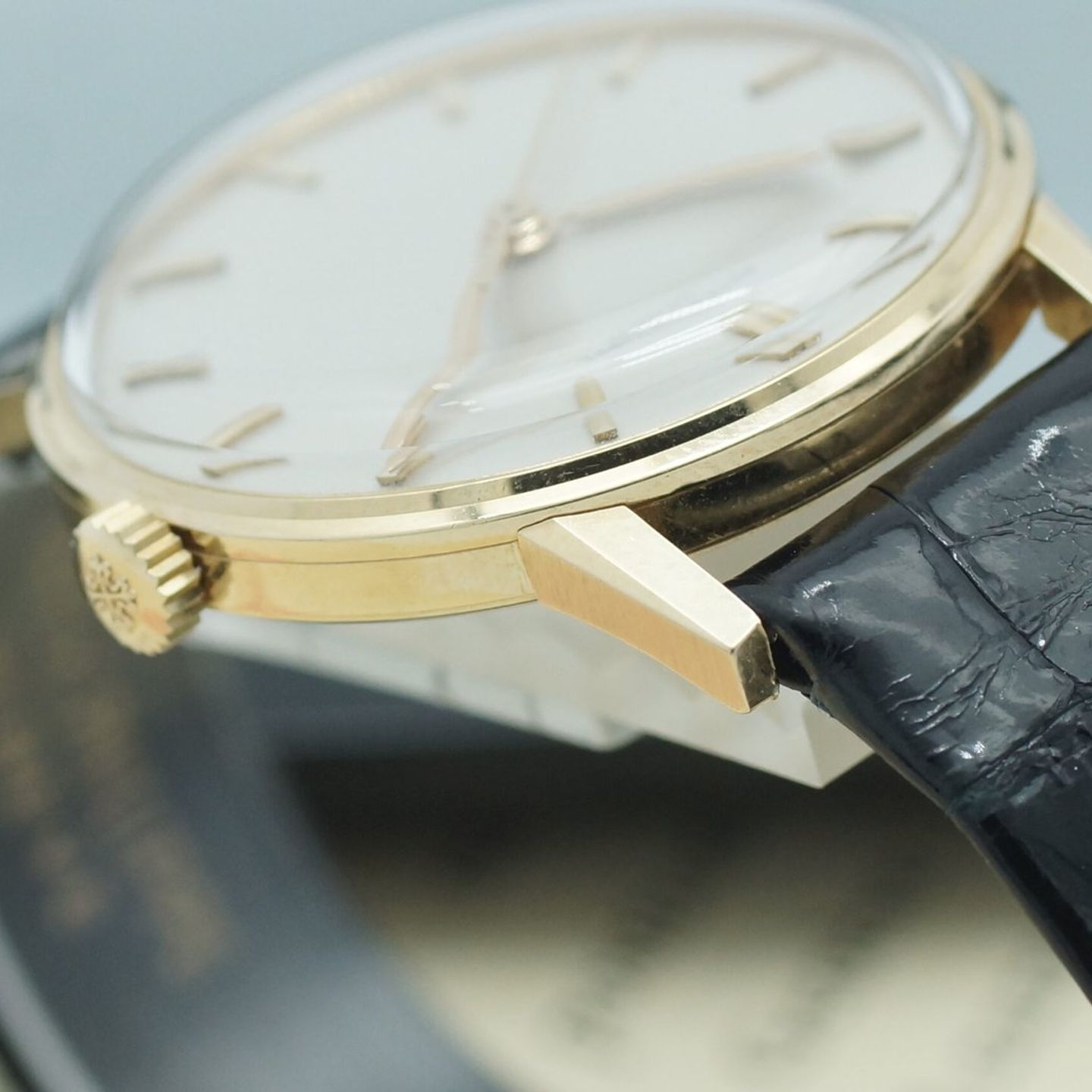 Patek Philippe Calatrava 3411 (1968) - Silver dial 36 mm Yellow Gold case (8/8)