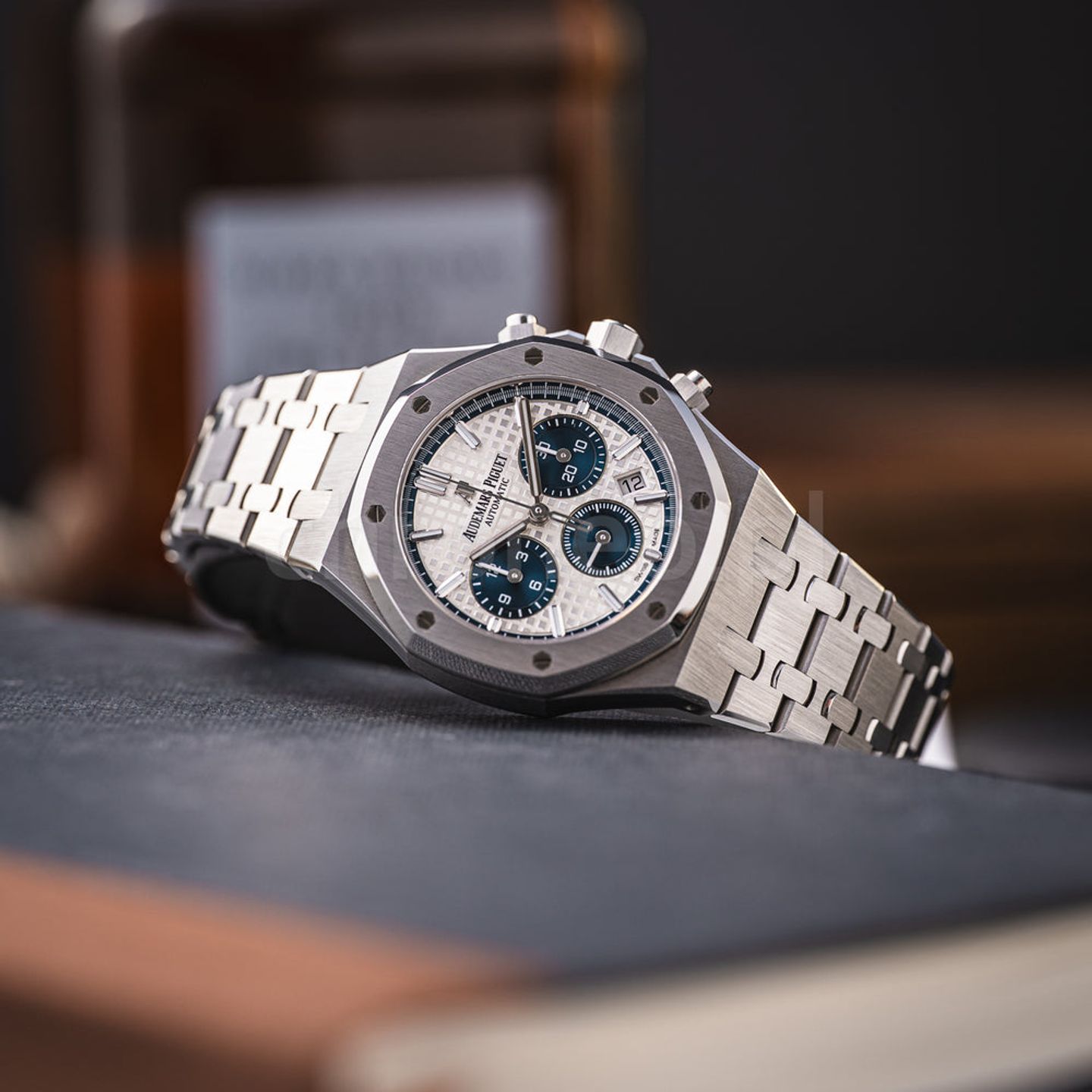 Audemars Piguet Royal Oak Chronograph 26315ST.OO.1256ST.01 (2021) - Silver dial 38 mm Steel case (1/8)