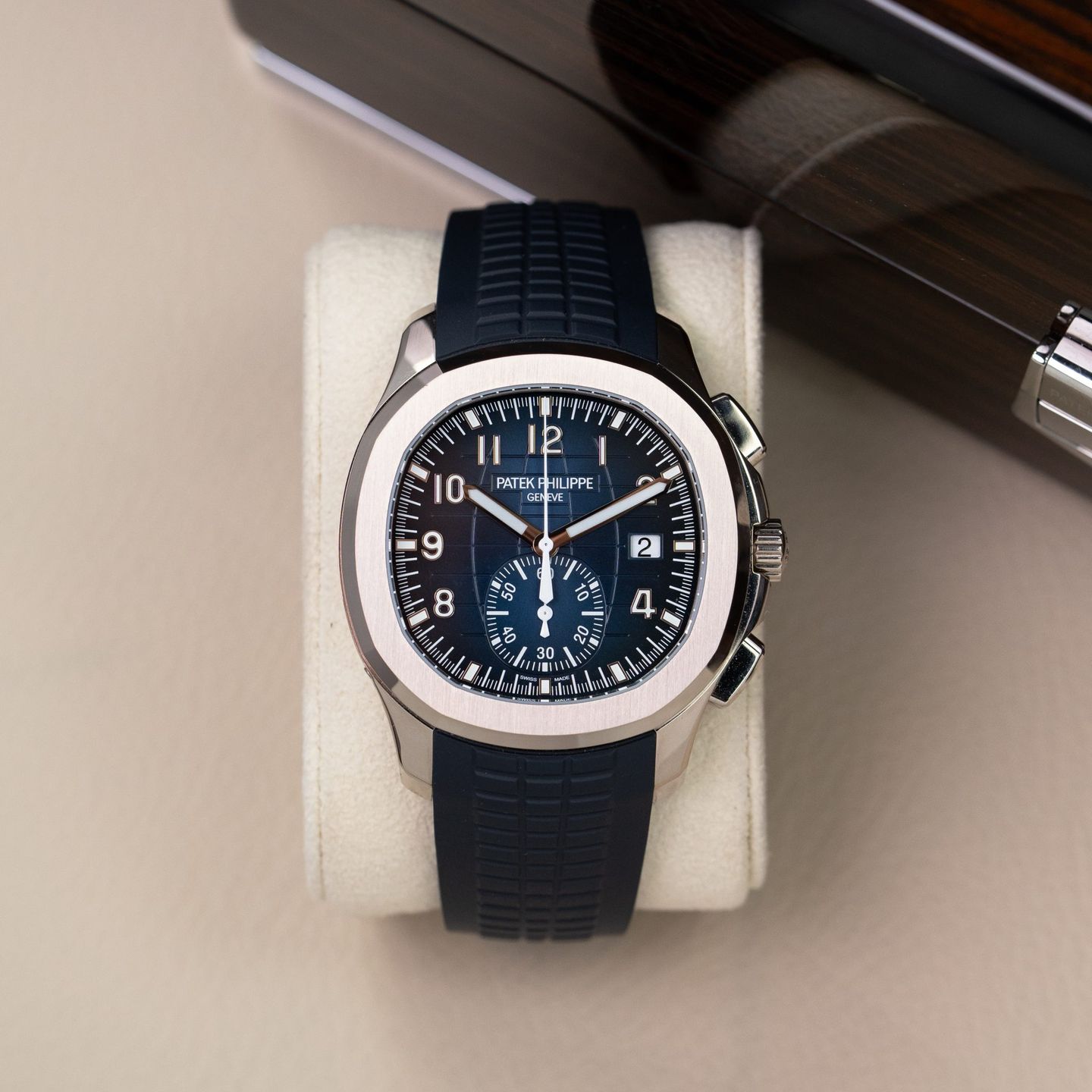 Patek Philippe Aquanaut 5968A-001 (2023) - Zwart wijzerplaat 42mm Staal (1/6)