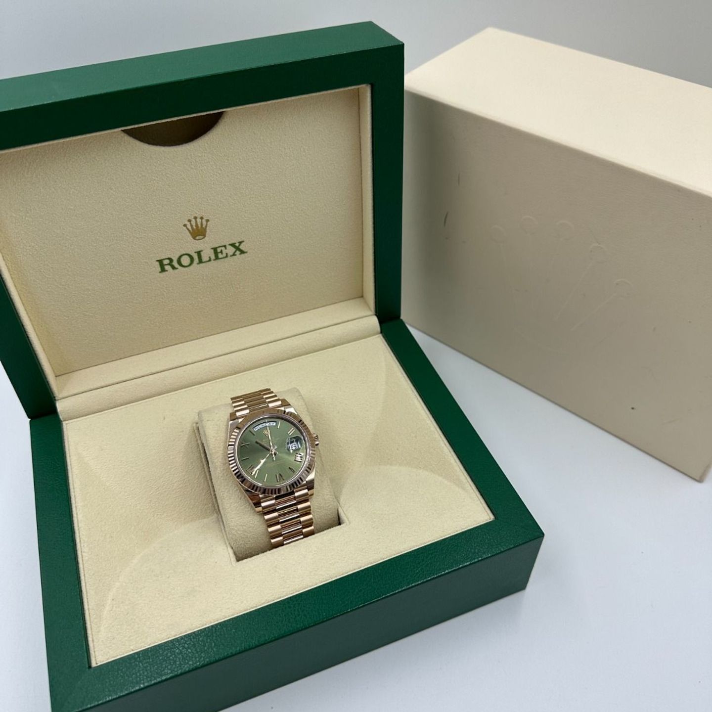 Rolex Day-Date 40 228235 (2024) - Green dial 40 mm Rose Gold case (3/8)