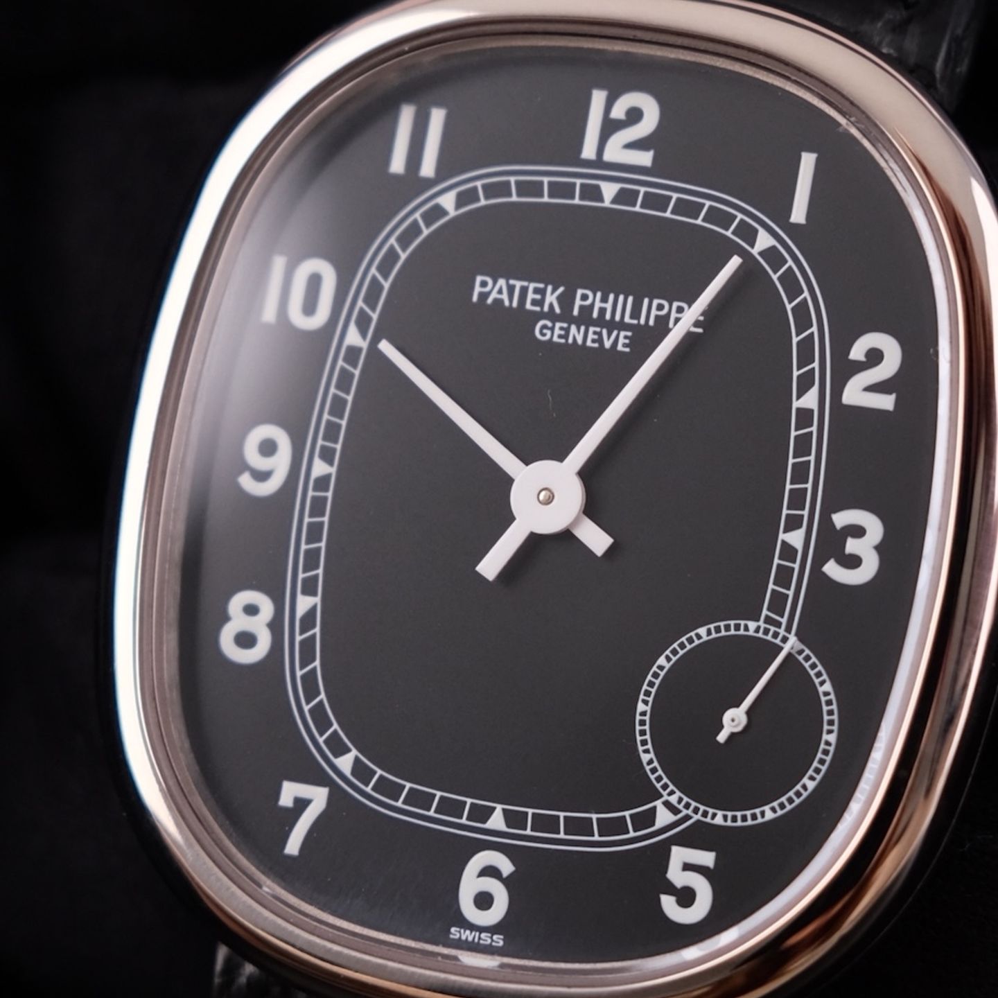 Patek Philippe Golden Ellipse 5738/1R-001 (Onbekend (willekeurig serienummer)) - Zwart wijzerplaat 35mm Roségoud (2/8)