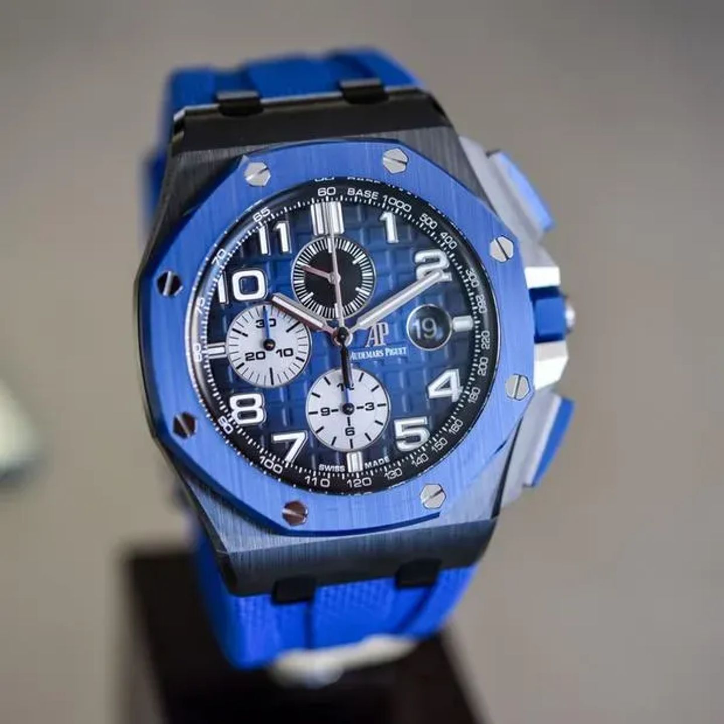 Audemars Piguet Royal Oak Offshore Chronograph 26405CE.OO.A030CA.01 (2020) - Blue dial 44 mm Ceramic case (6/6)