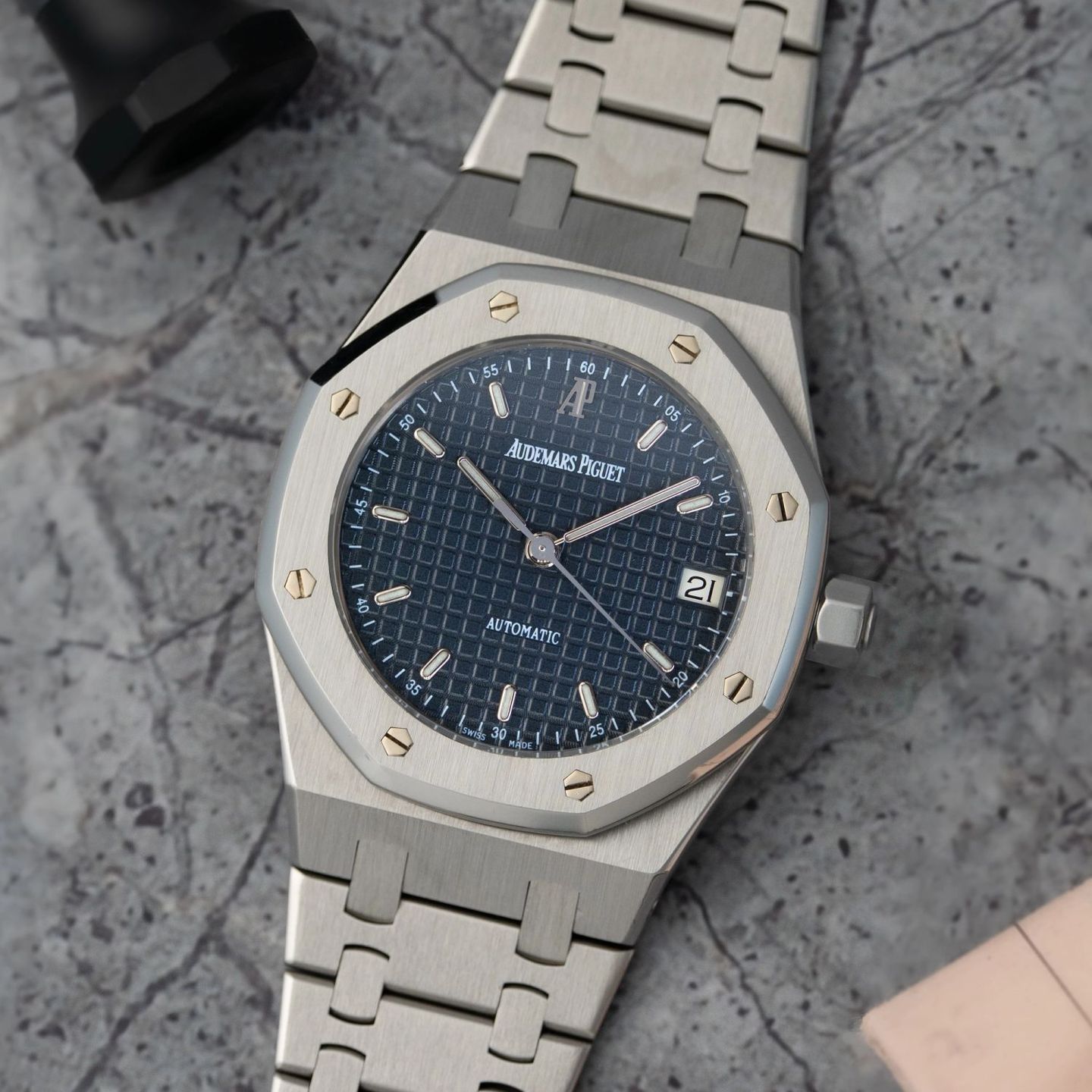 Audemars Piguet Royal Oak 14790ST (Unknown (random serial)) - Blue dial 36 mm Steel case (1/8)