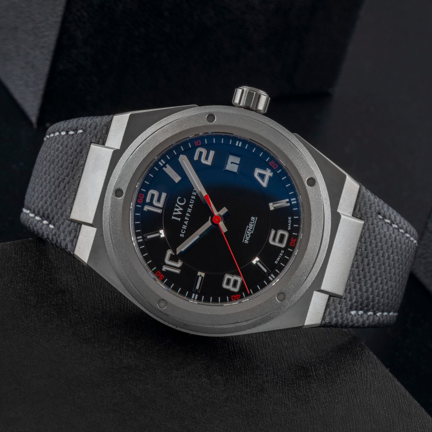 IWC Ingenieur AMG IW322703 (Onbekend (willekeurig serienummer)) - Zwart wijzerplaat 43mm Titanium (2/8)
