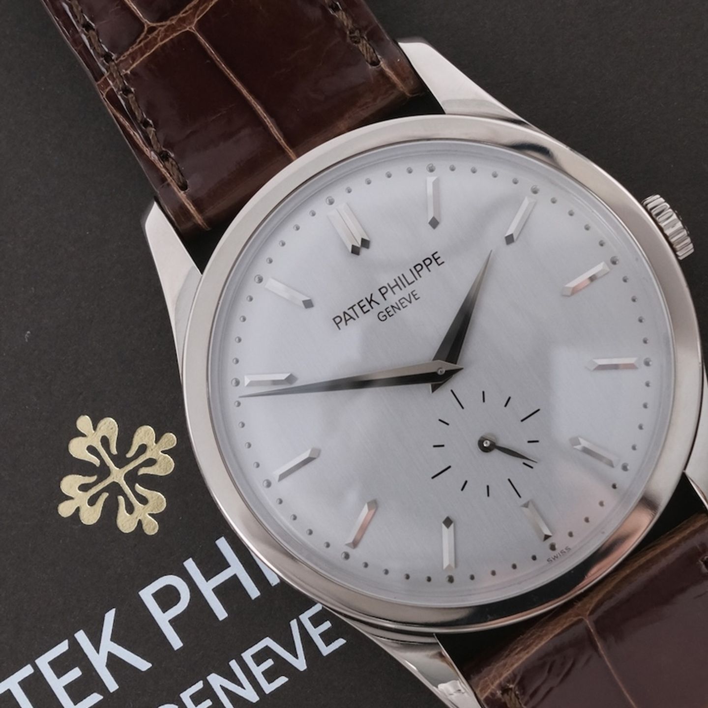 Patek Philippe Calatrava 5196G-001 (2007) - 37mm Witgoud (4/8)