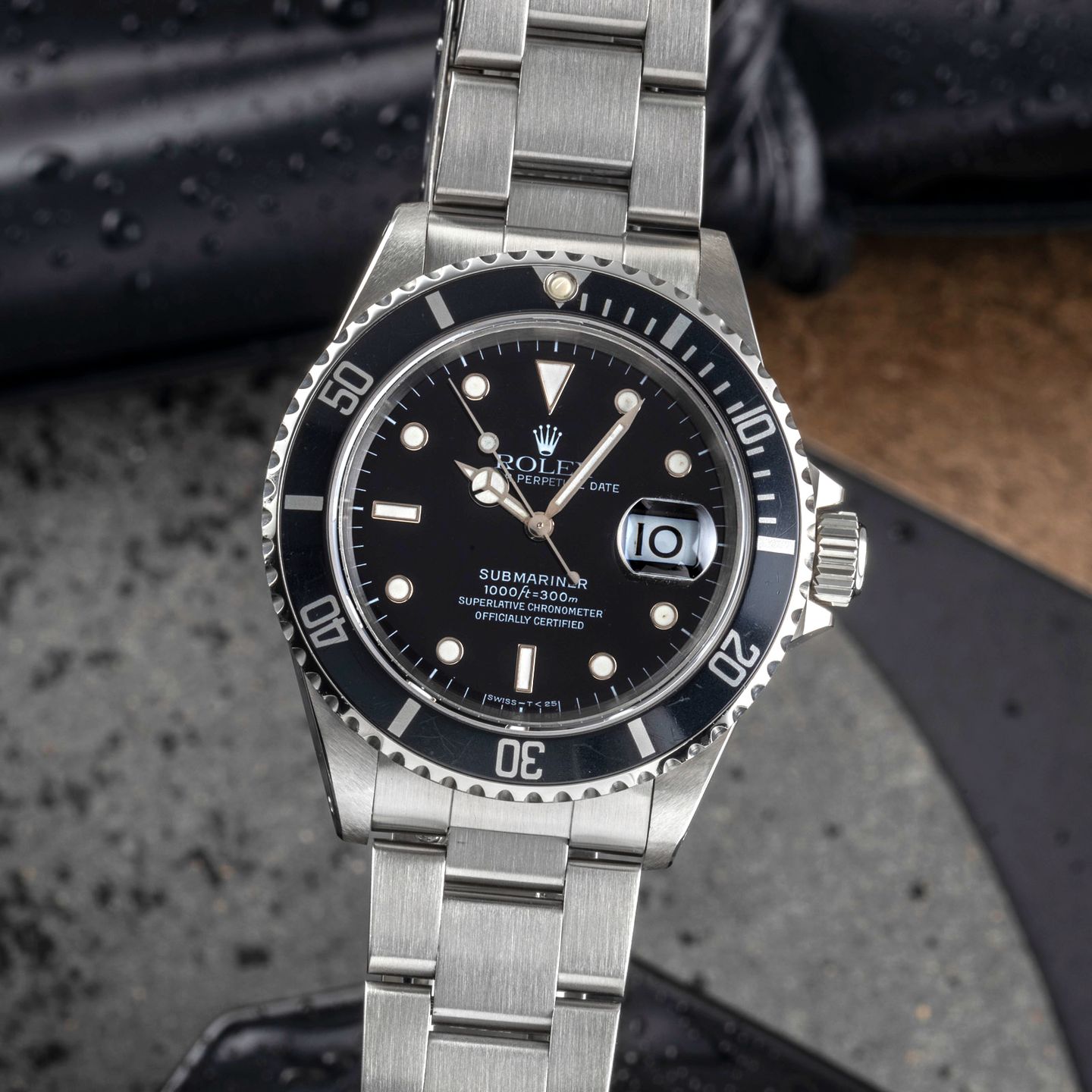 Rolex Submariner Date 16610 (1997) - Zwart wijzerplaat 40mm Staal (3/8)