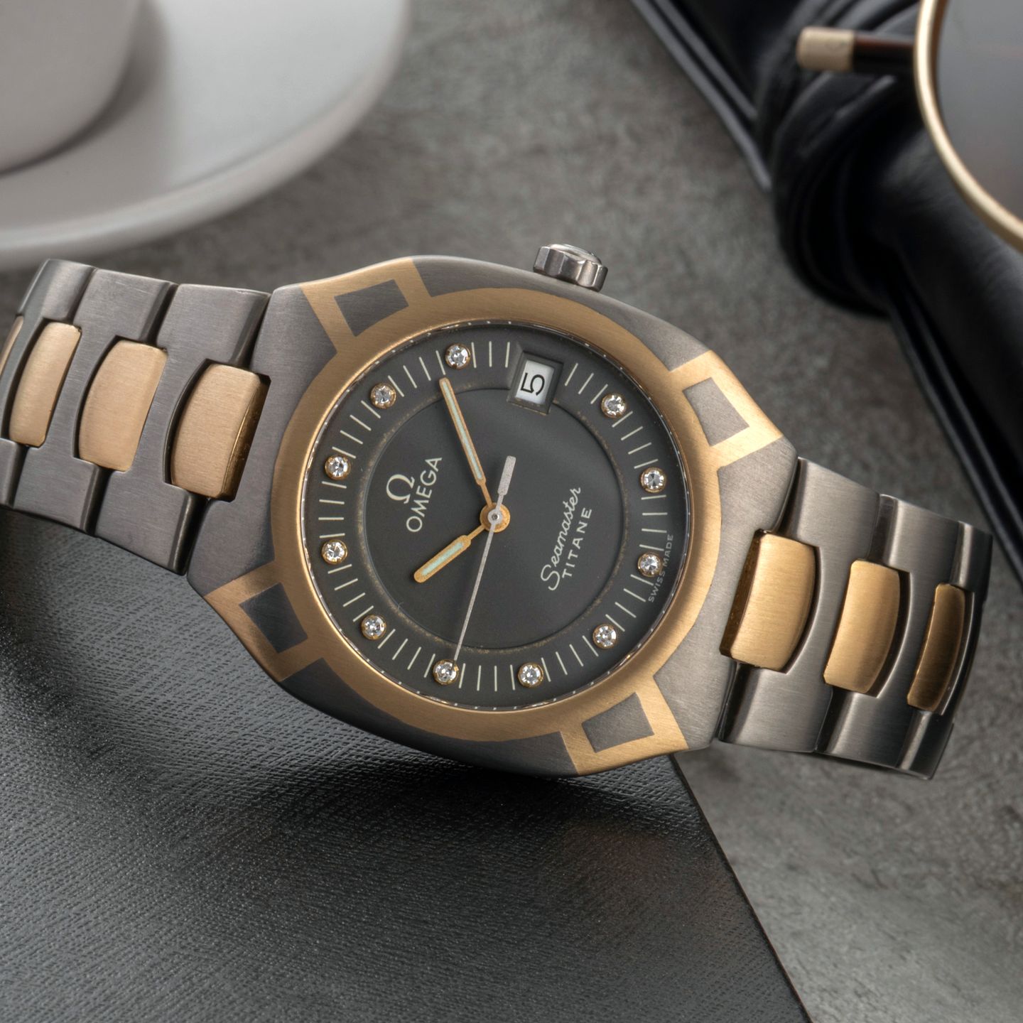 Omega Seamaster 5810.45.00 (Unknown (random serial)) - Black dial 34 mm Titanium case (2/8)