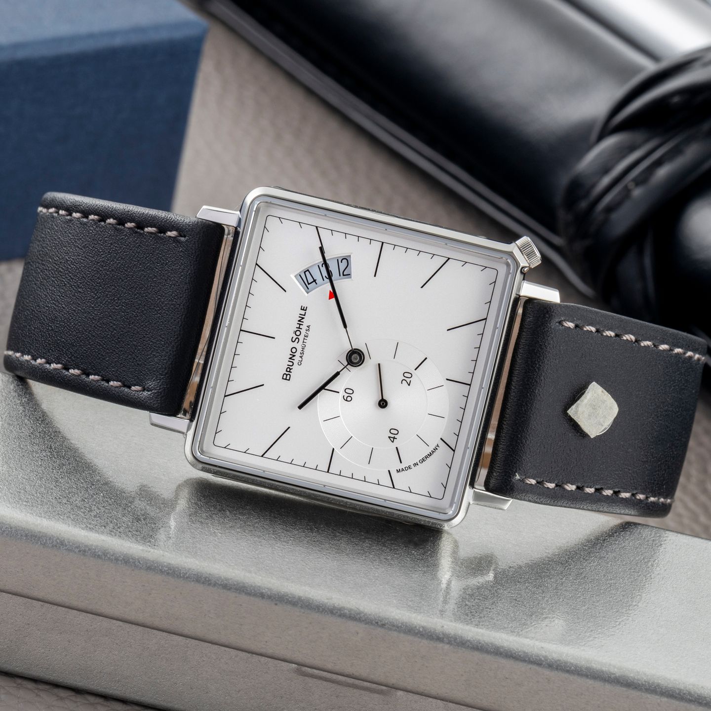 Unknown Unknown 17-13072-243 (2025) - (2/8)