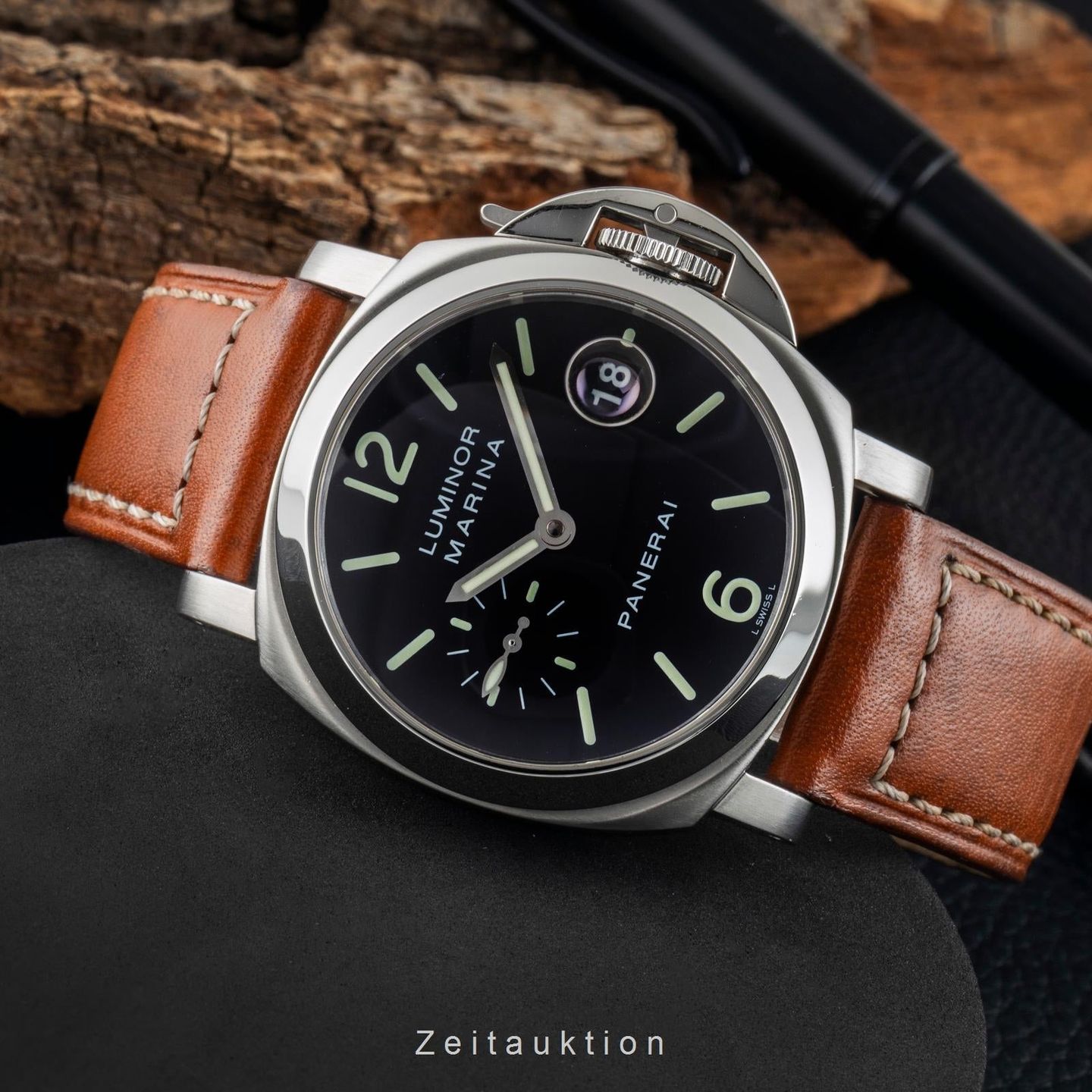 Panerai Luminor Marina Automatic PAM00048 (Unknown (random serial)) - Black dial 40 mm Steel case (2/8)