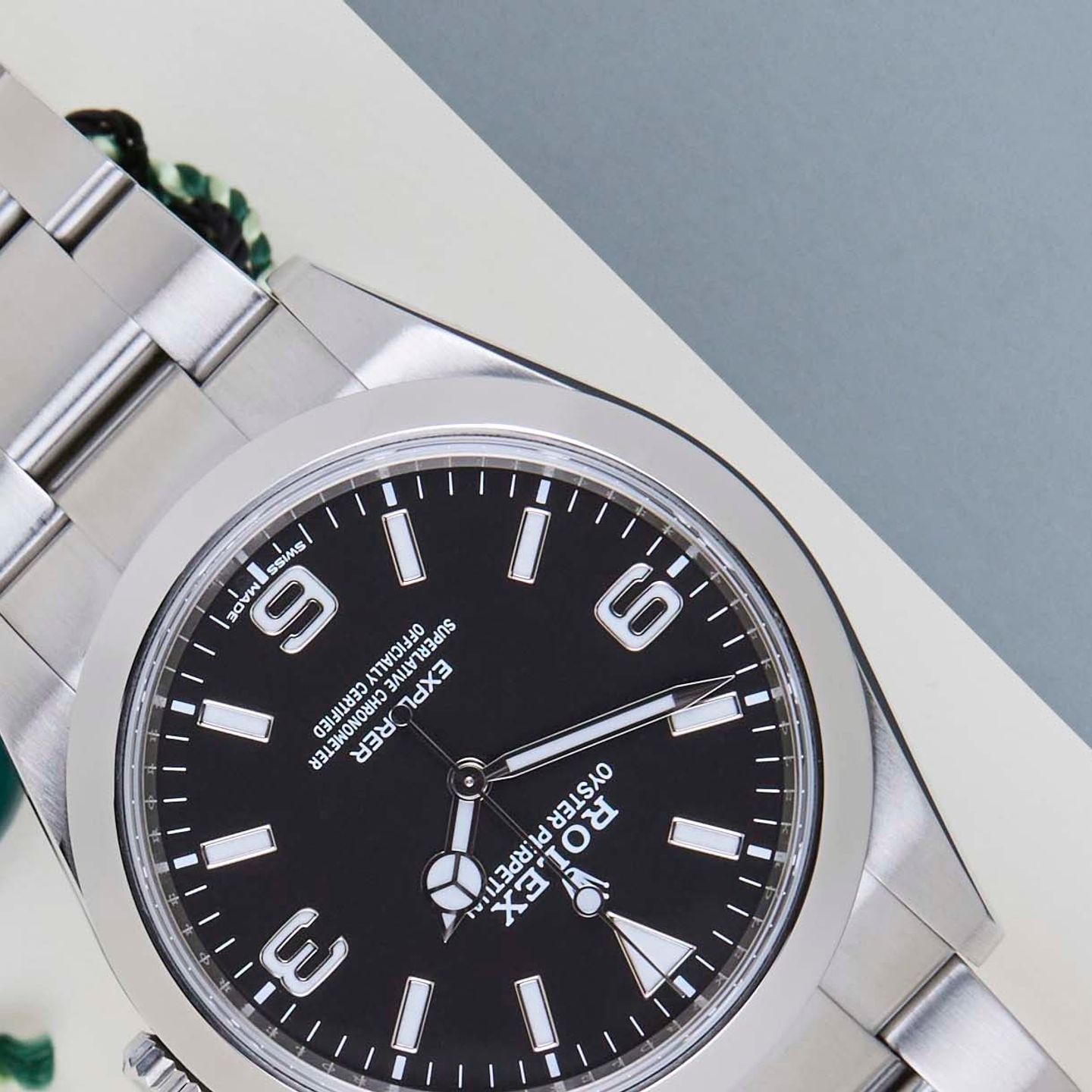 Rolex Explorer 214270 (2019) - Black dial 39 mm Steel case (4/8)