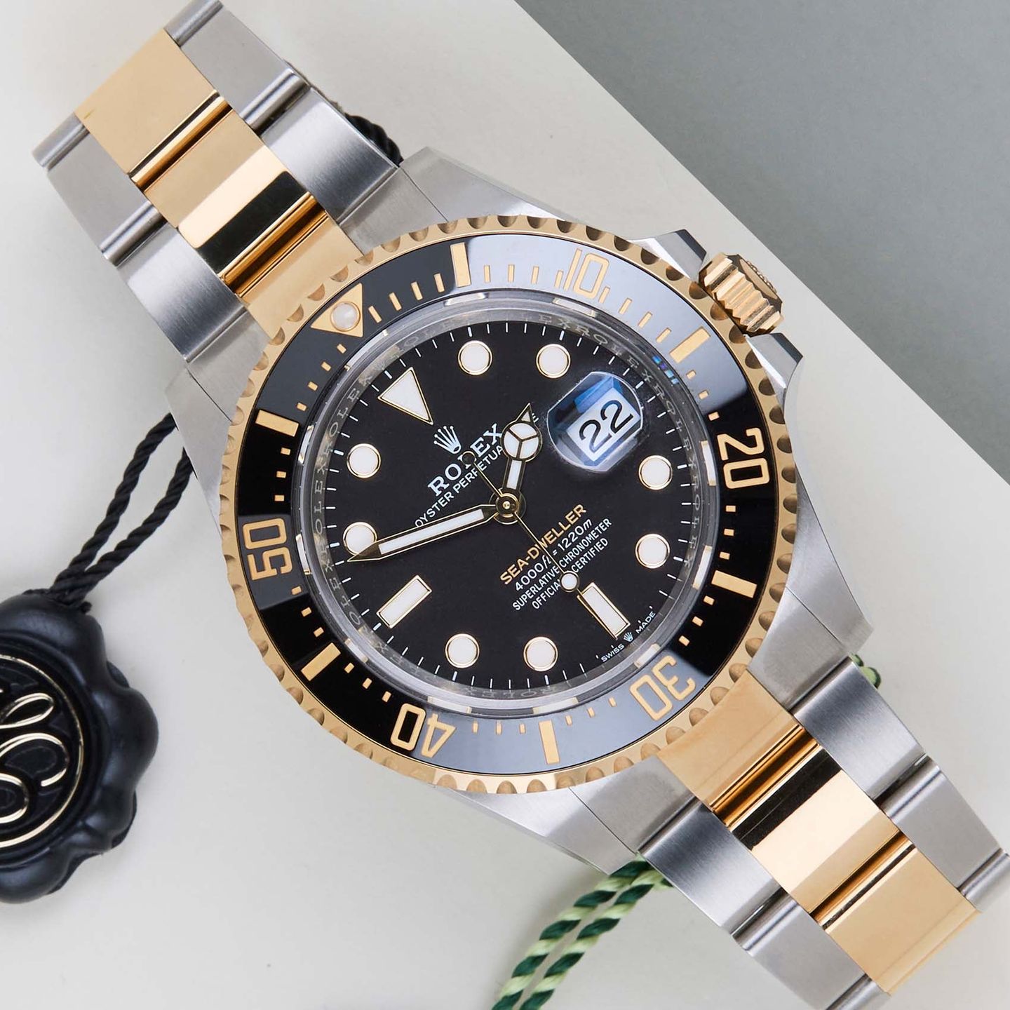 Rolex Sea-Dweller 126603 (2023) - Black dial 43 mm Gold/Steel case (1/8)