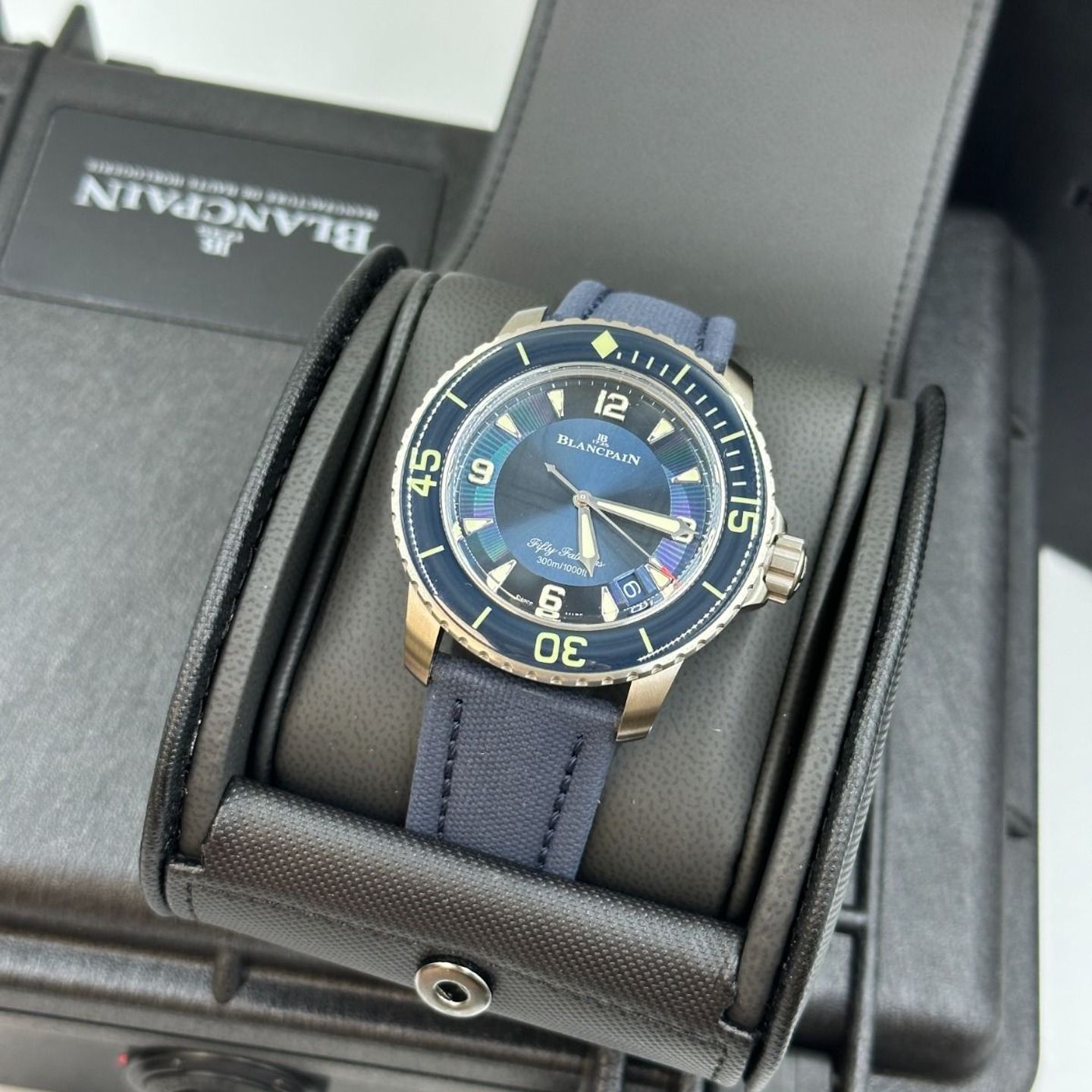 Blancpain Fifty Fathoms 5015-12B40-O52A (2024) - Blauw wijzerplaat 45mm Titanium (6/8)