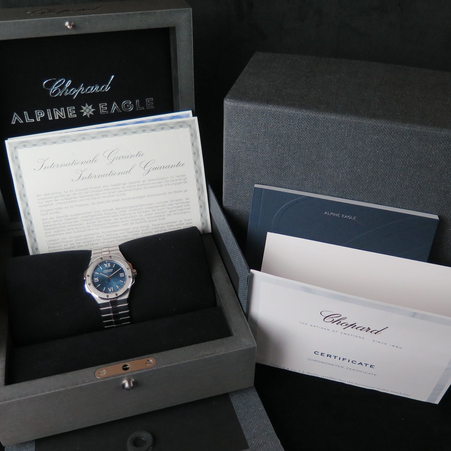 Chopard Alpine Eagle 298601-3001 (2022) - Blue dial 36 mm Steel case (8/8)