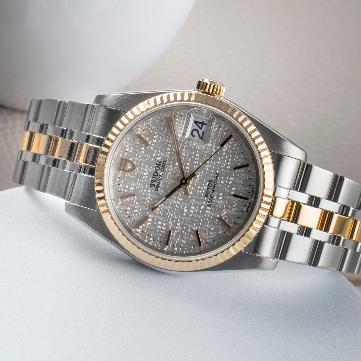 Tudor Prince Date 74033 (Unknown (random serial)) - Silver dial 34 mm Gold/Steel case (2/8)