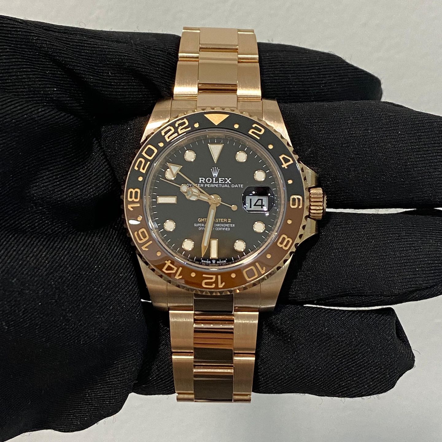 Rolex GMT-Master II 126715CHNR (2024) - Black dial 40 mm Rose Gold case (1/7)