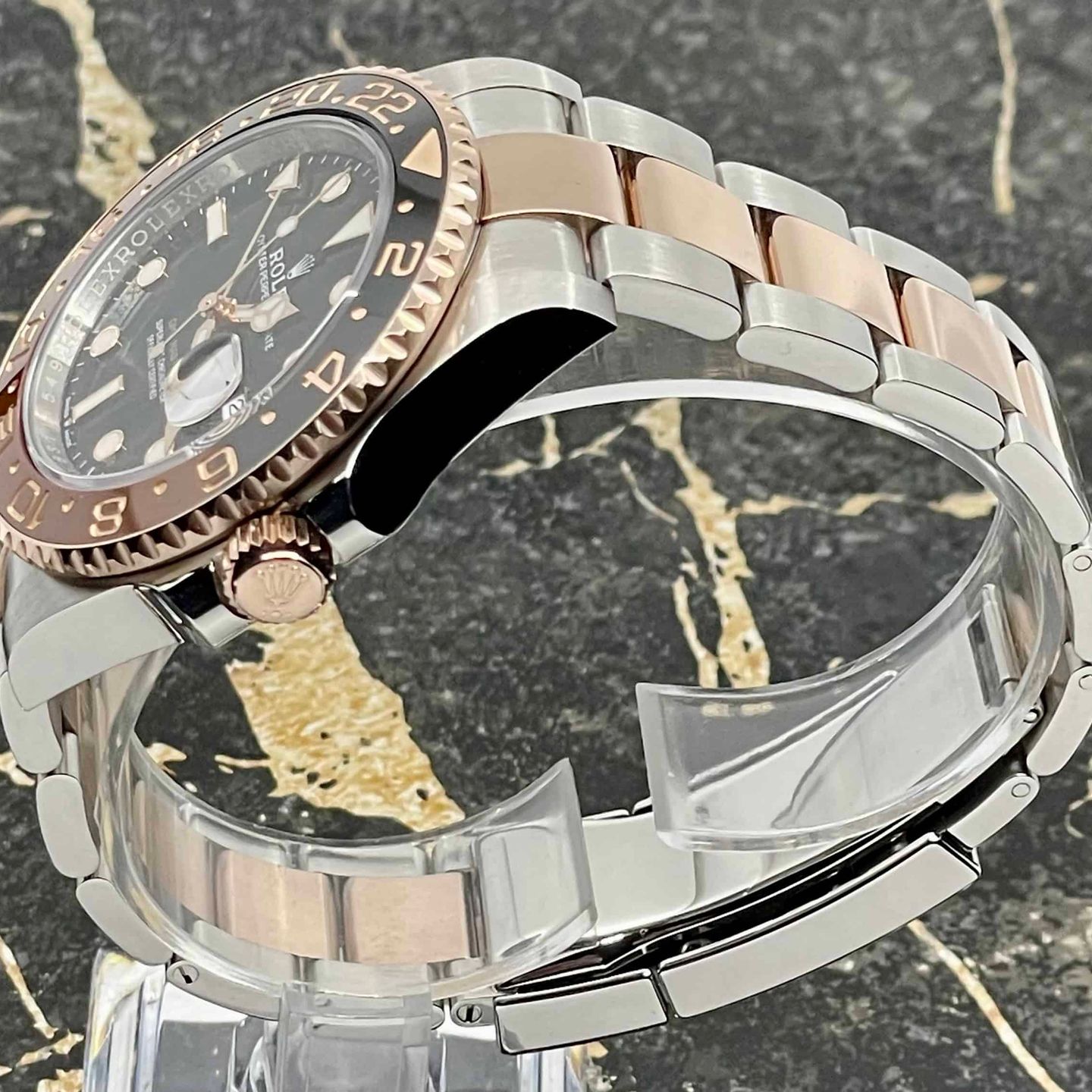 Rolex GMT-Master II 126711CHNR (2026) - Black dial 40 mm Gold/Steel case (5/8)