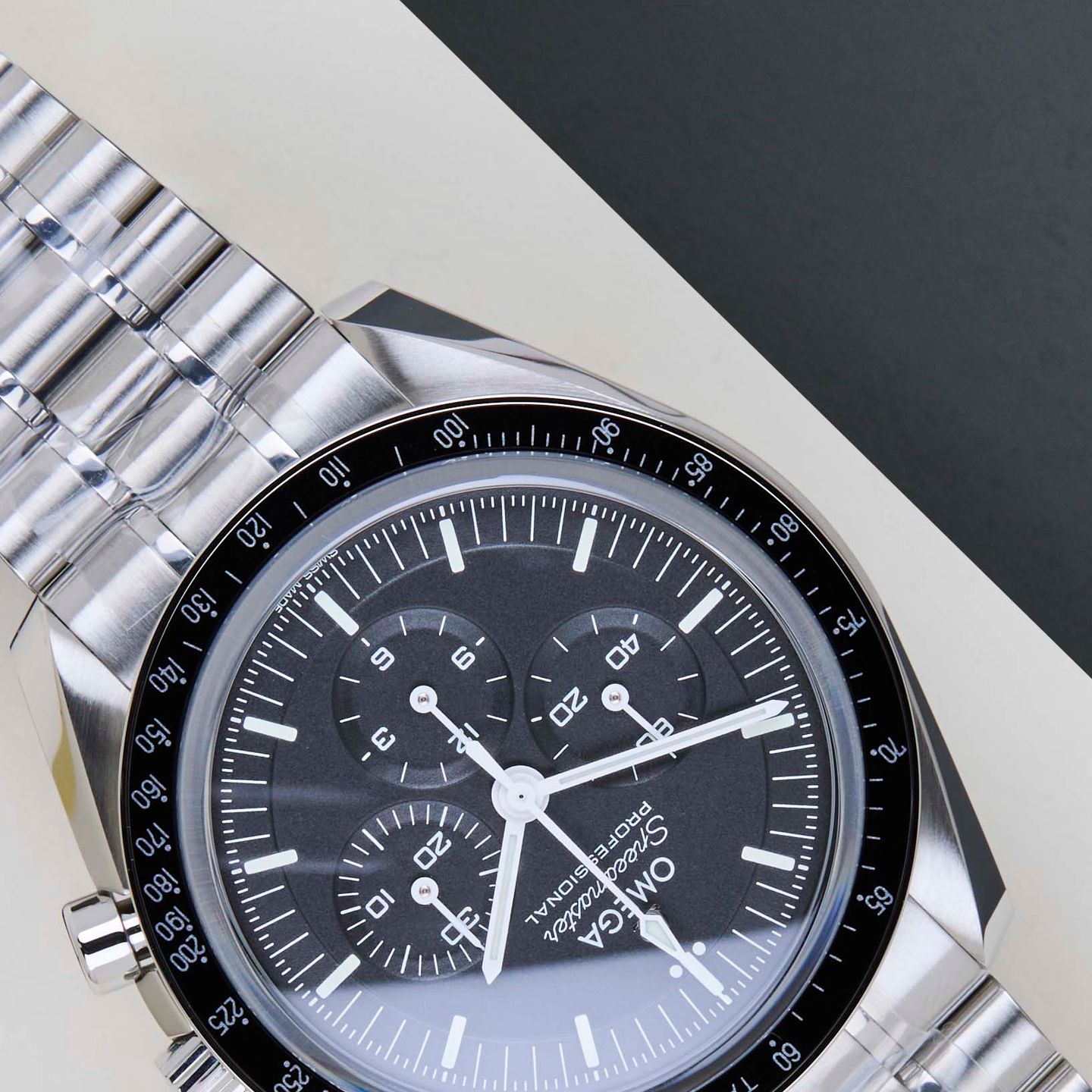 Omega Speedmaster Professional Moonwatch 310.30.42.50.01.002 (2026) - Zwart wijzerplaat 42mm Staal (4/8)