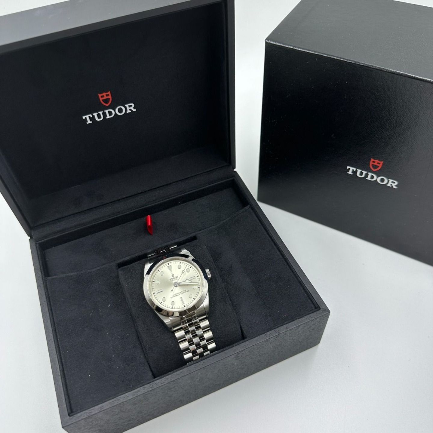 Tudor Black Bay 79660-0003 - (2/8)