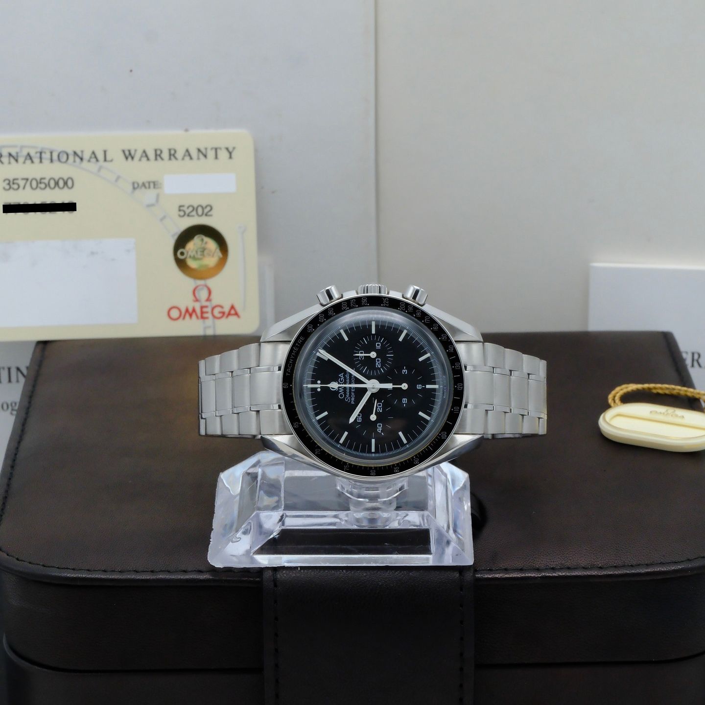 Omega Speedmaster Professional Moonwatch 3570.50.00 (2000) - Black dial 42 mm Steel case (2/8)