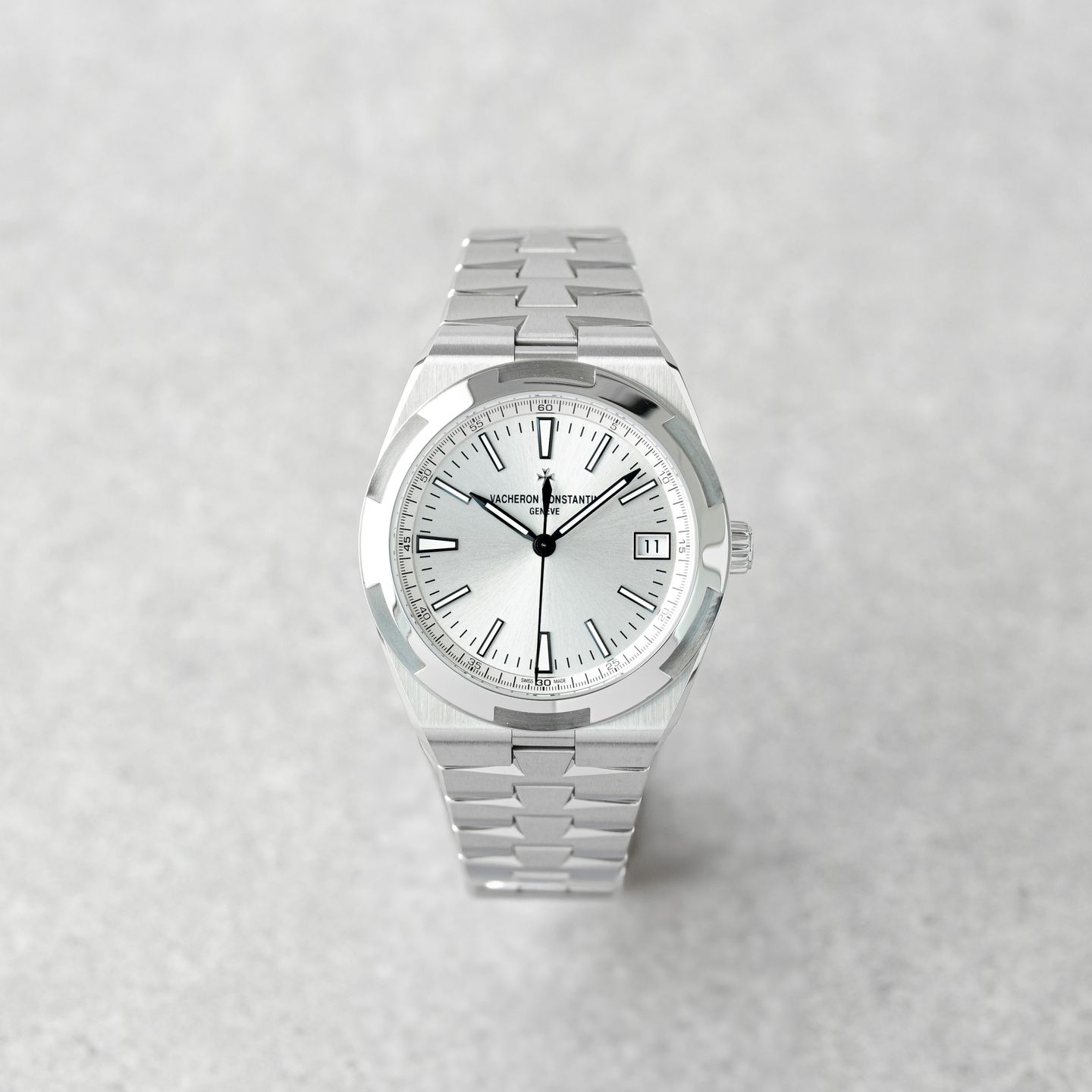 Vacheron Constantin Overseas 4500V/110A-B126 (2025) - 42mm Staal (1/8)