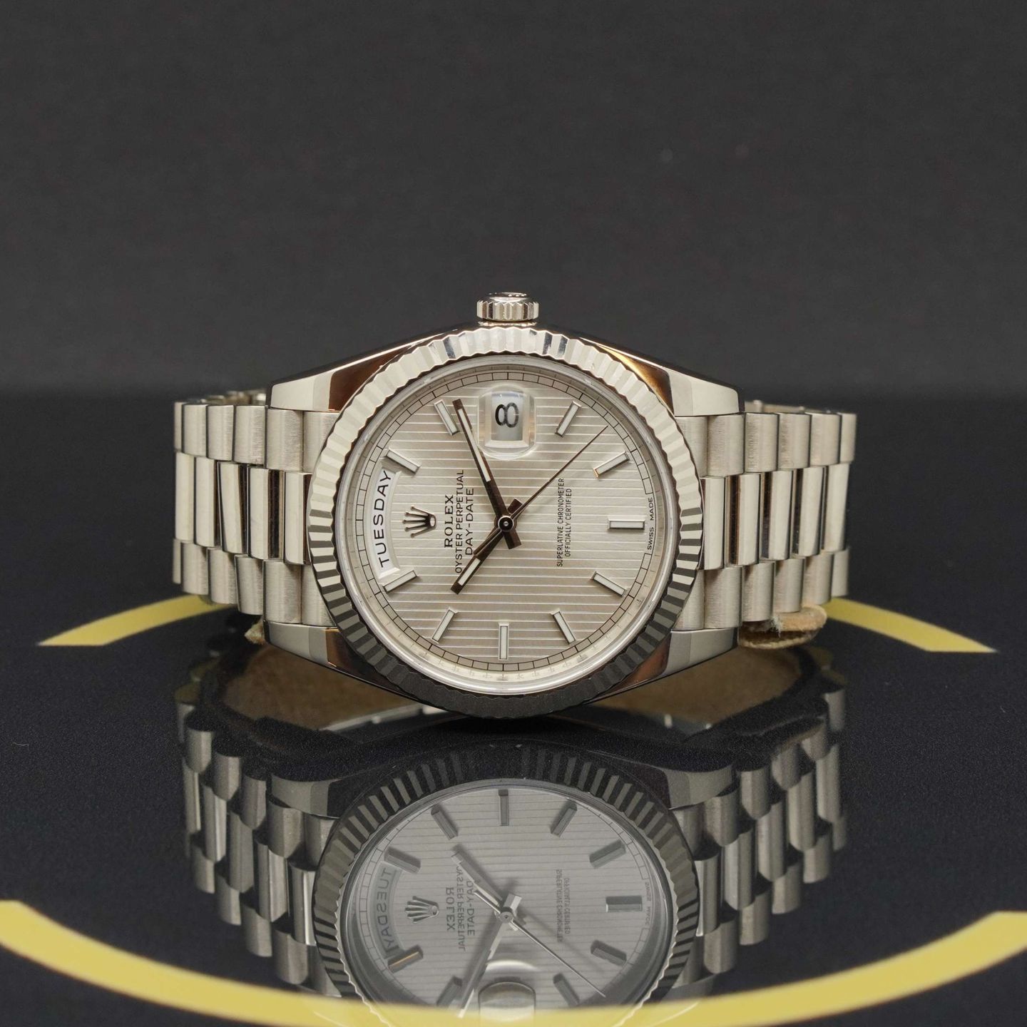 Rolex Day-Date 40 228239 (2016) - Silver dial 40 mm White Gold case (4/6)