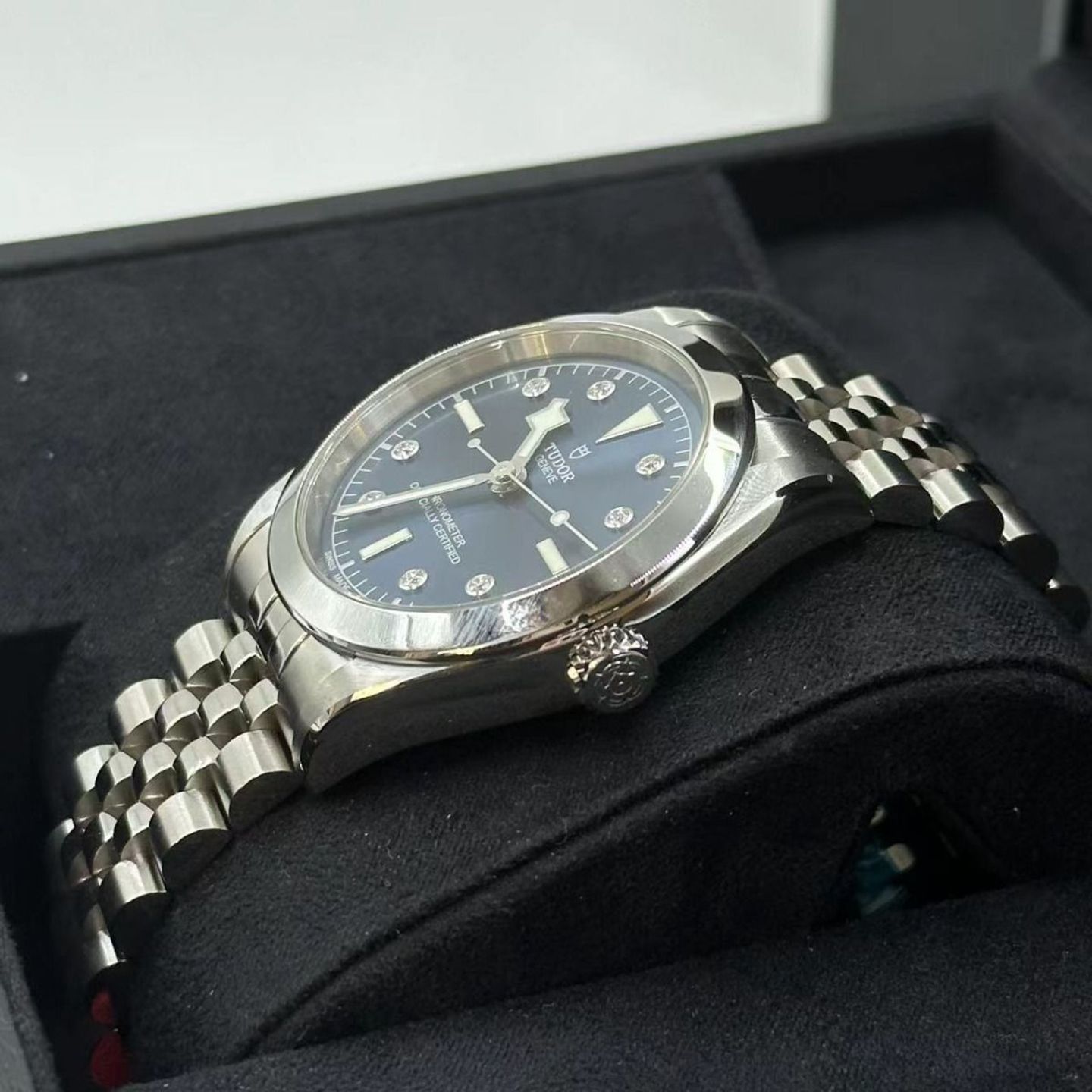 Tudor Black Bay 79660-0005 (2024) - Blue dial 39 mm Steel case (6/8)